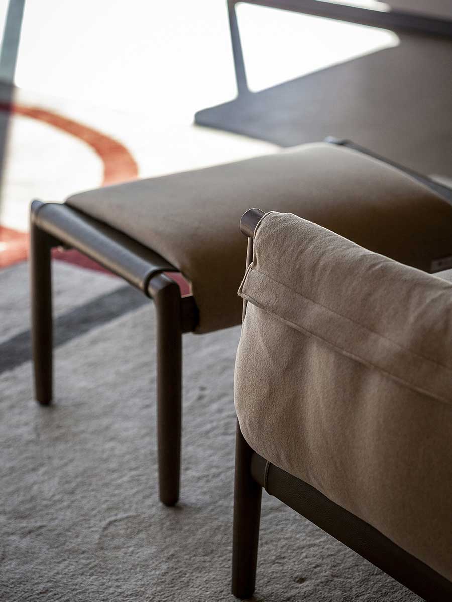Times Lounge Ottoman