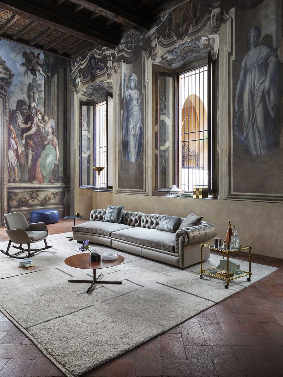 poltrona frau chester line sofa