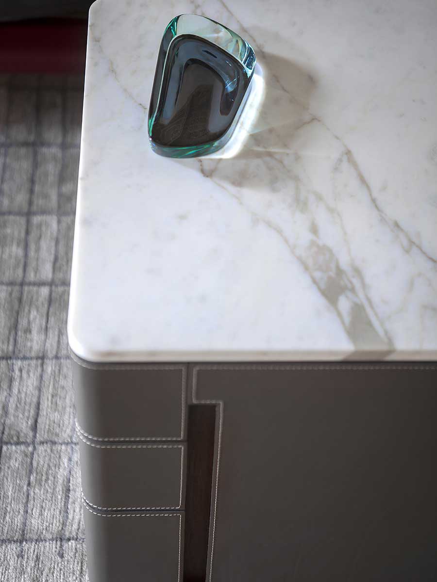 poltrona frau fidelio notte night table