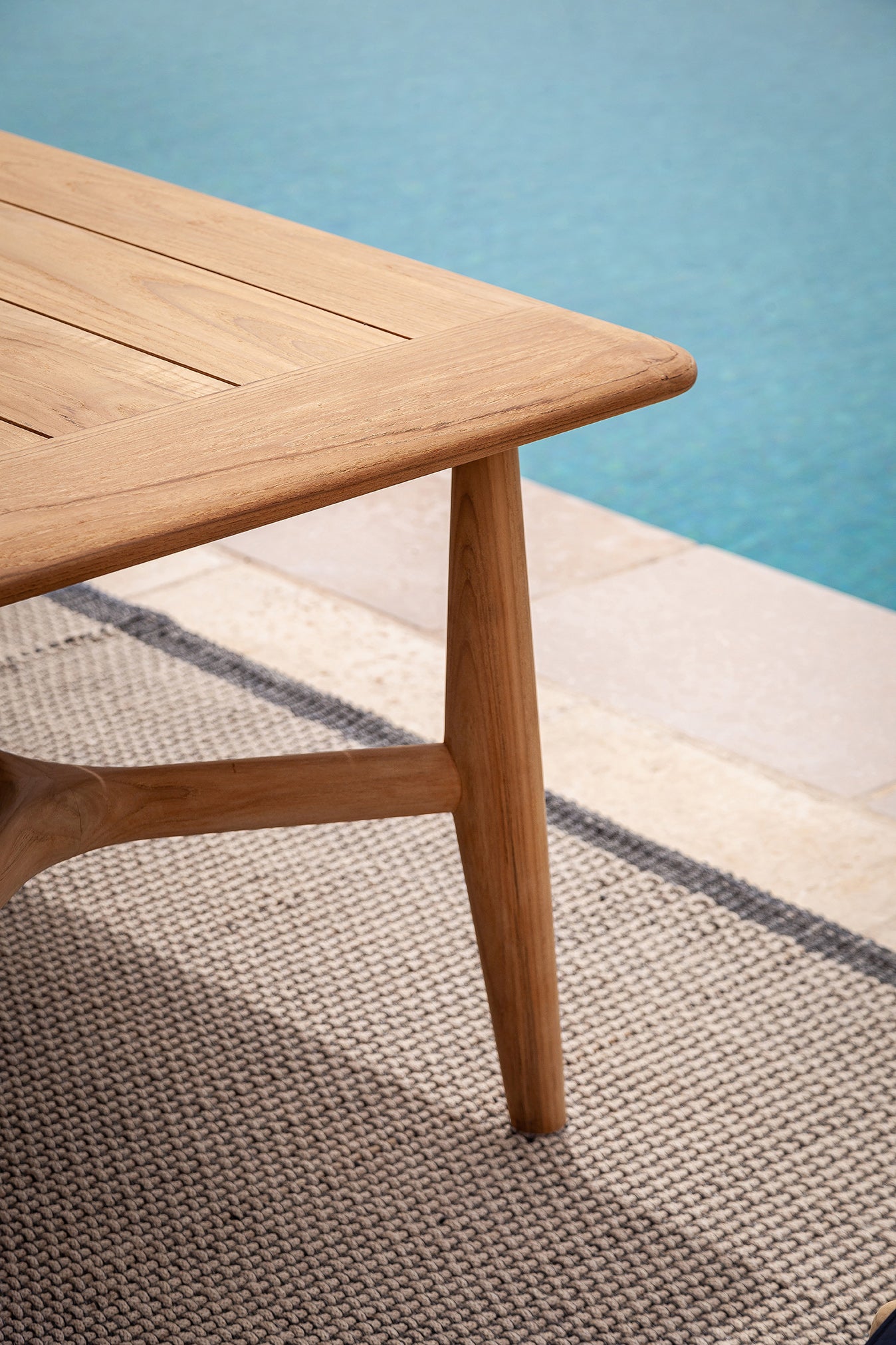 poltrona frau grand vizier rug