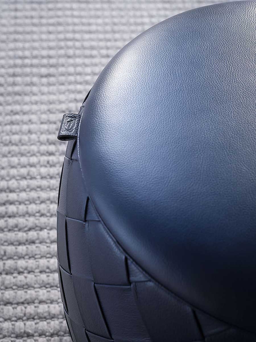 poltrona frau grant ottoman d46