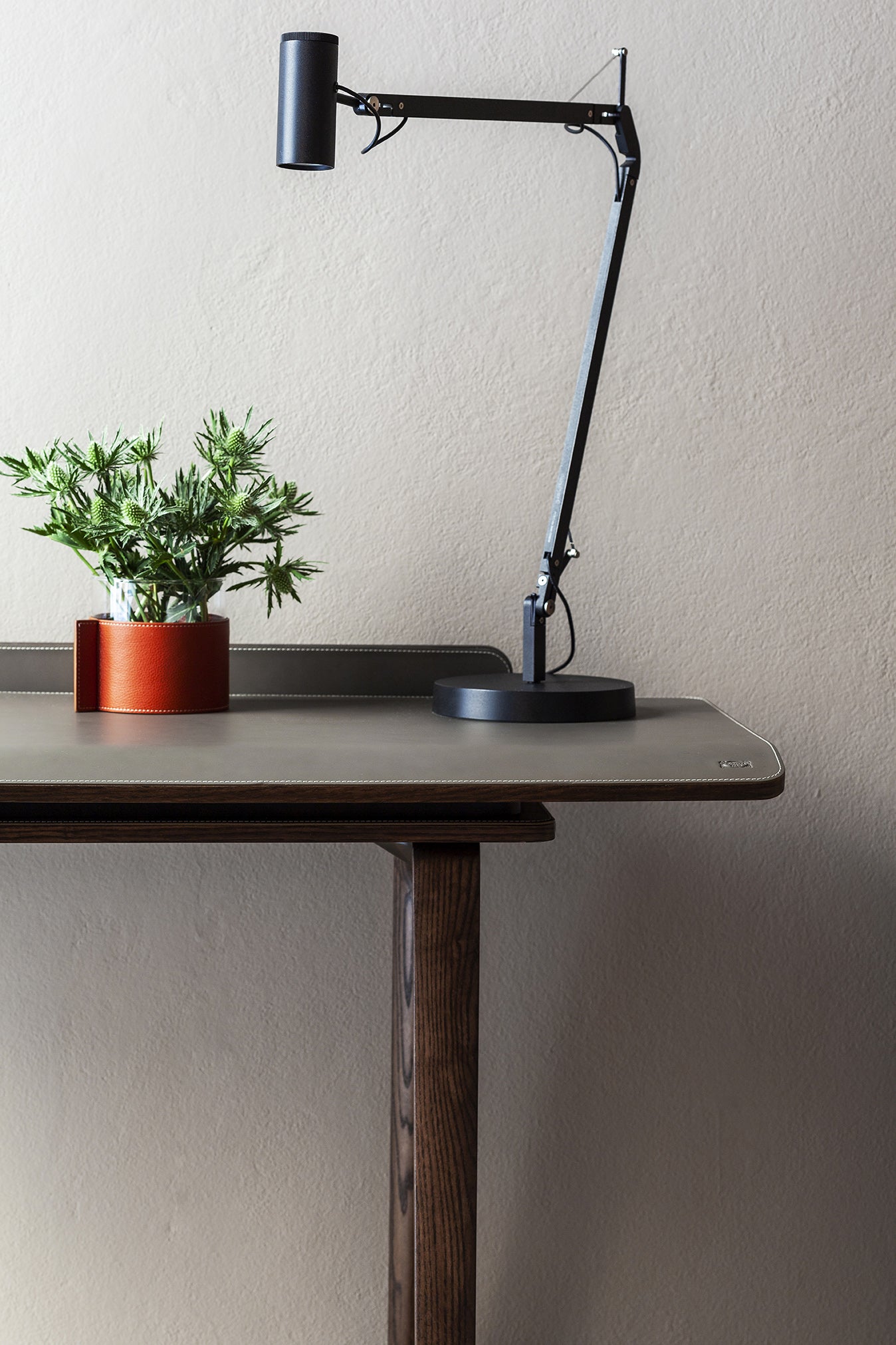 Iren Freestanding Desk