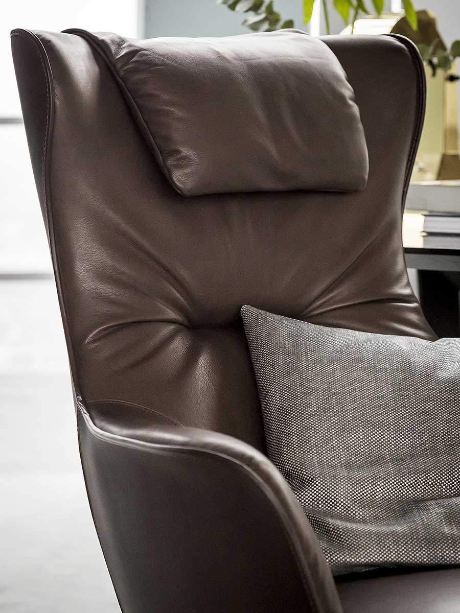 Mamy Blue Armchair