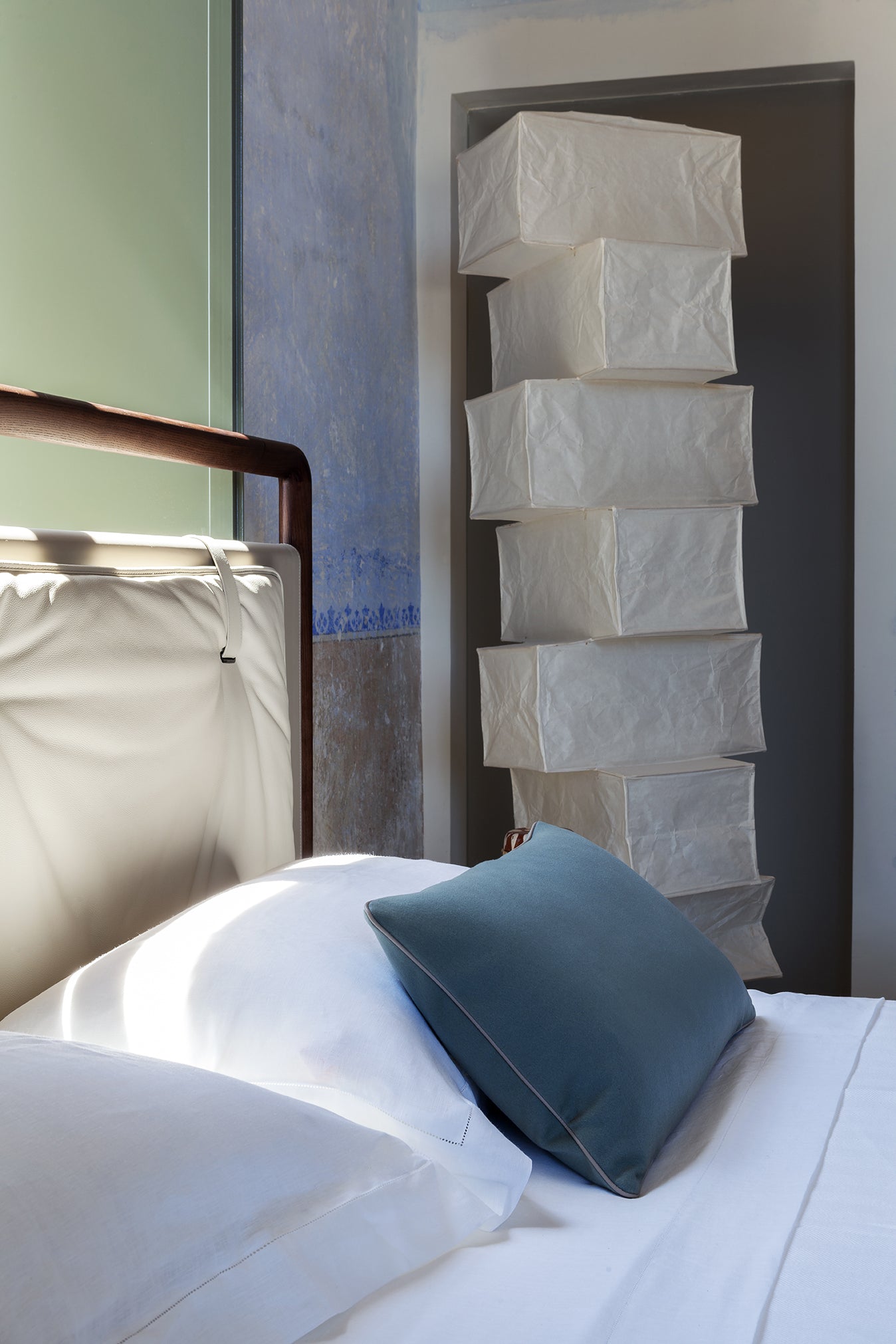 poltrona frau volare due bed