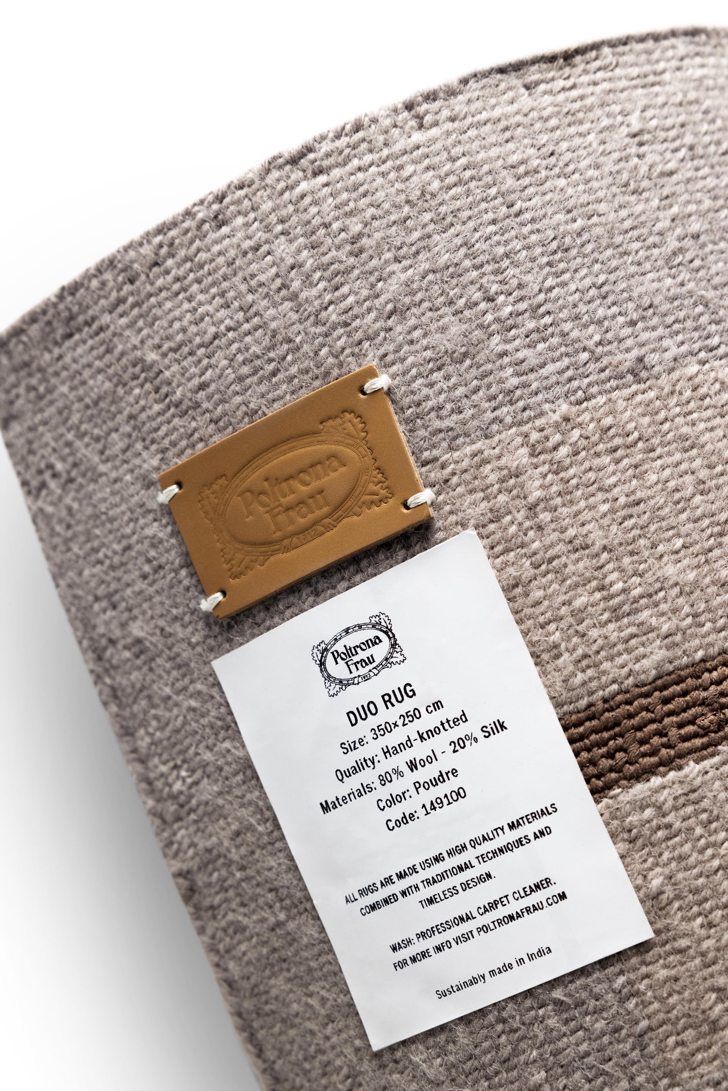 poltrona frau duo rug