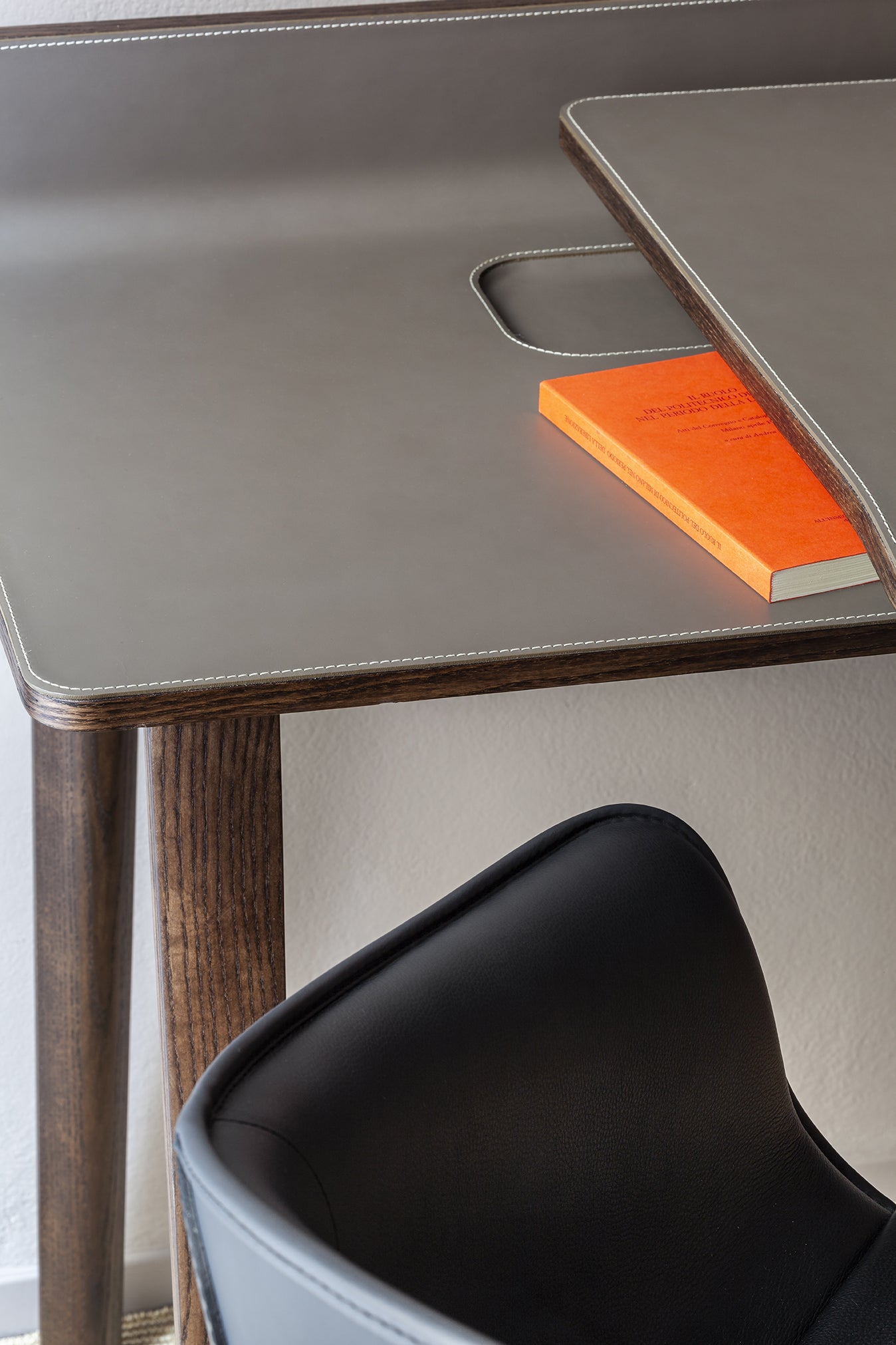 Iren Freestanding Desk