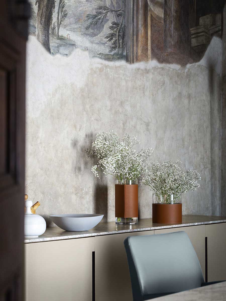 poltrona frau leather pot vase