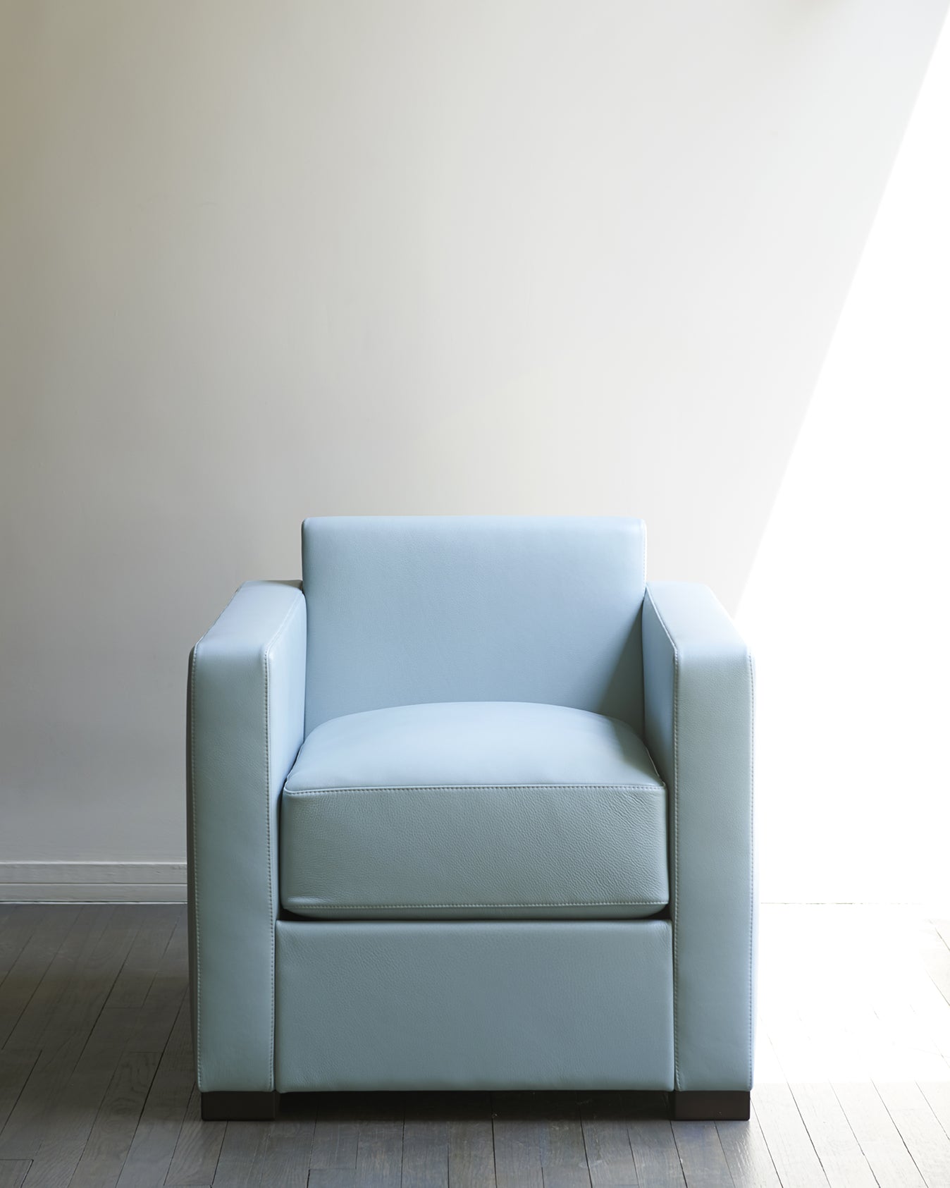 Linea A Armchair