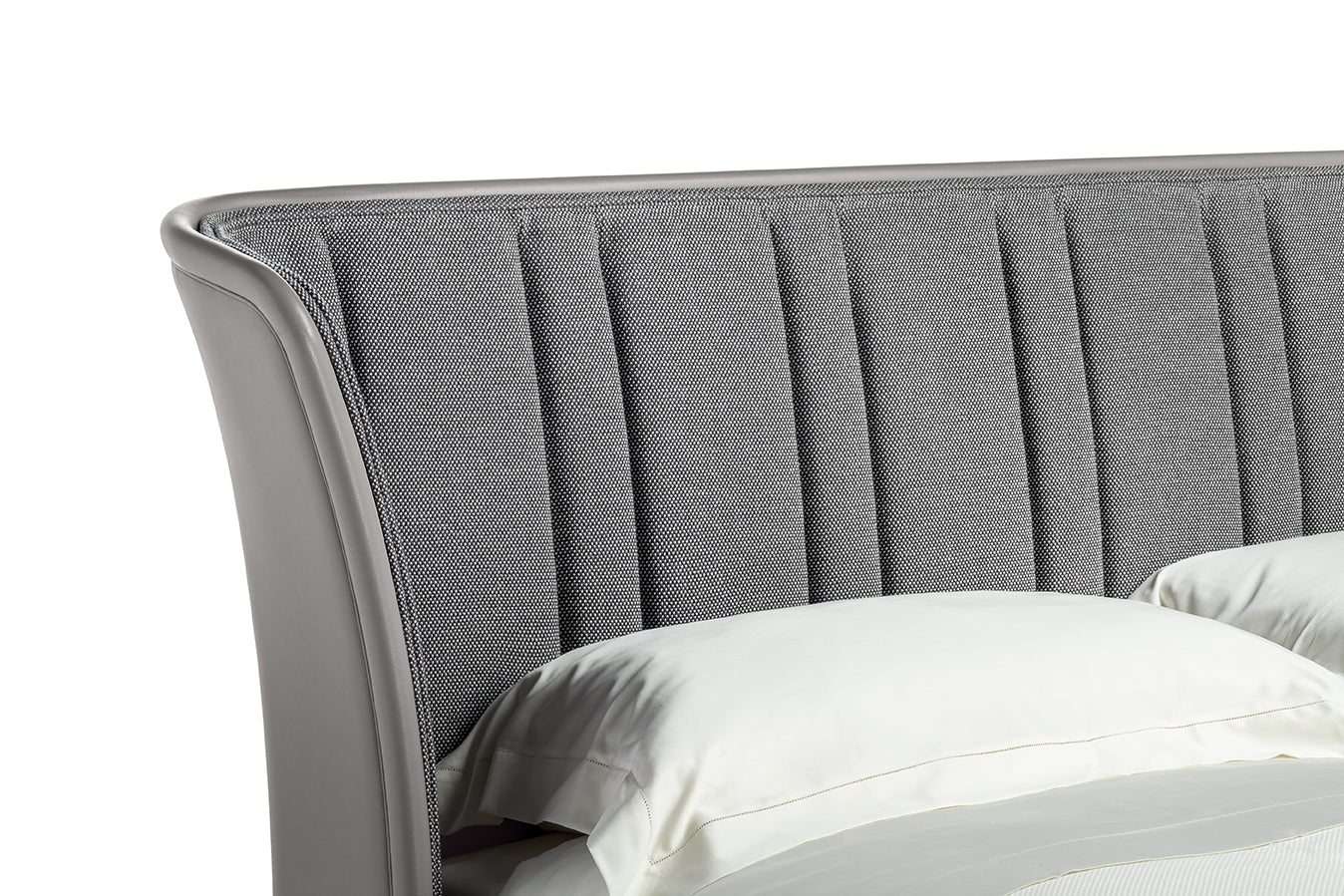 poltrona frau lola darling bed