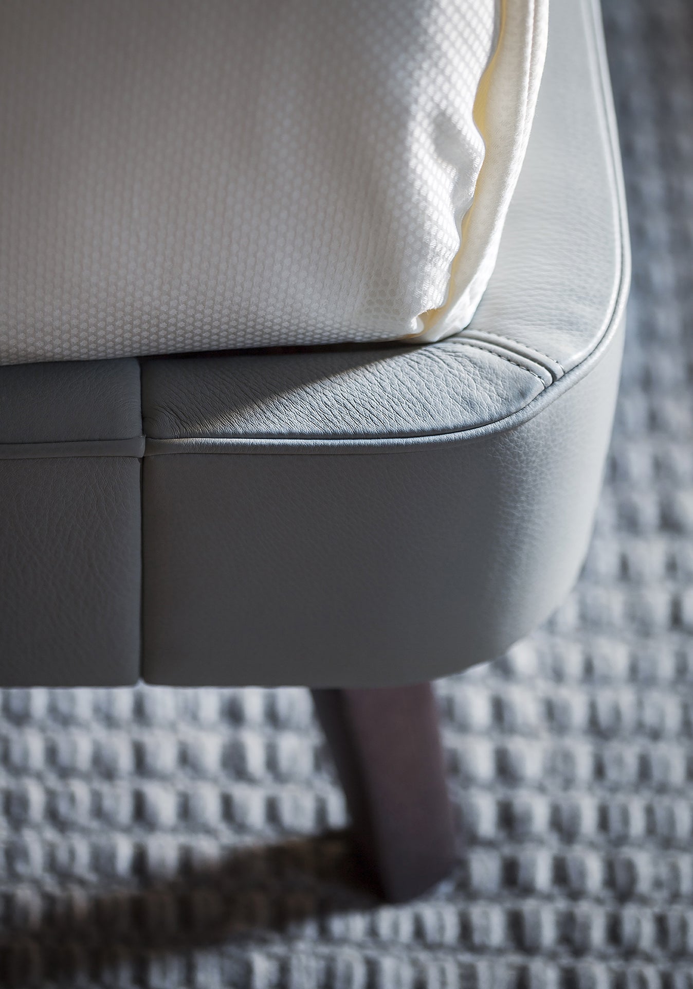 poltrona frau suzie wong bed