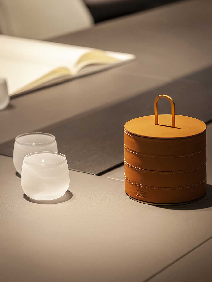 Zhuang Stackable Case