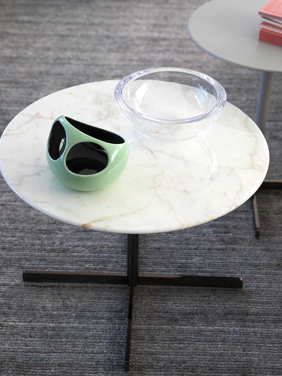 poltrona frau bob coffee table
