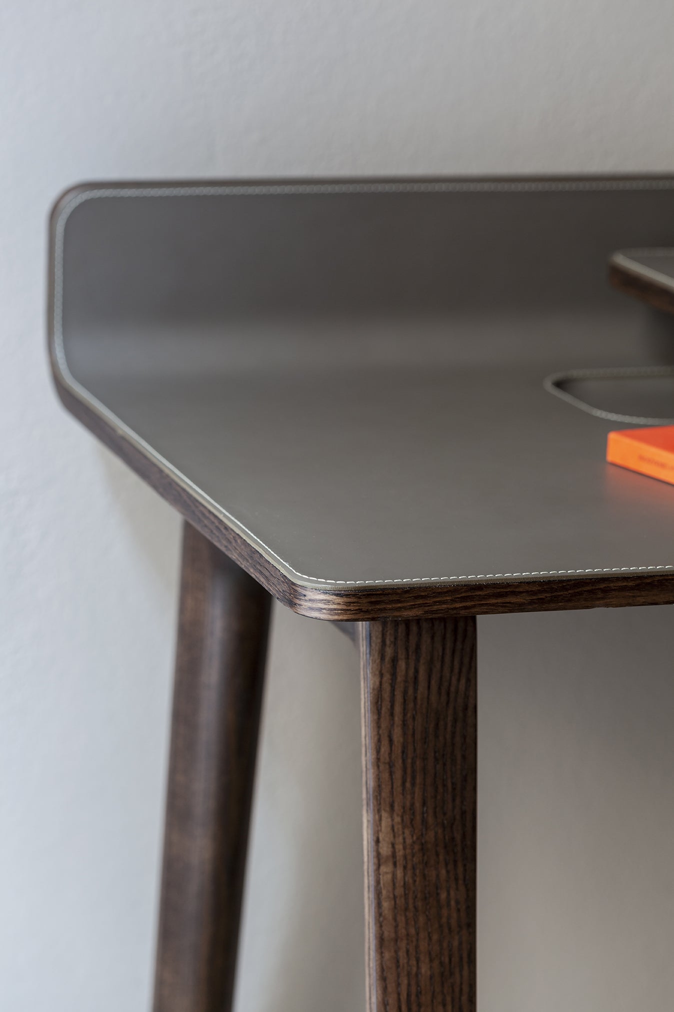 Iren Freestanding Desk