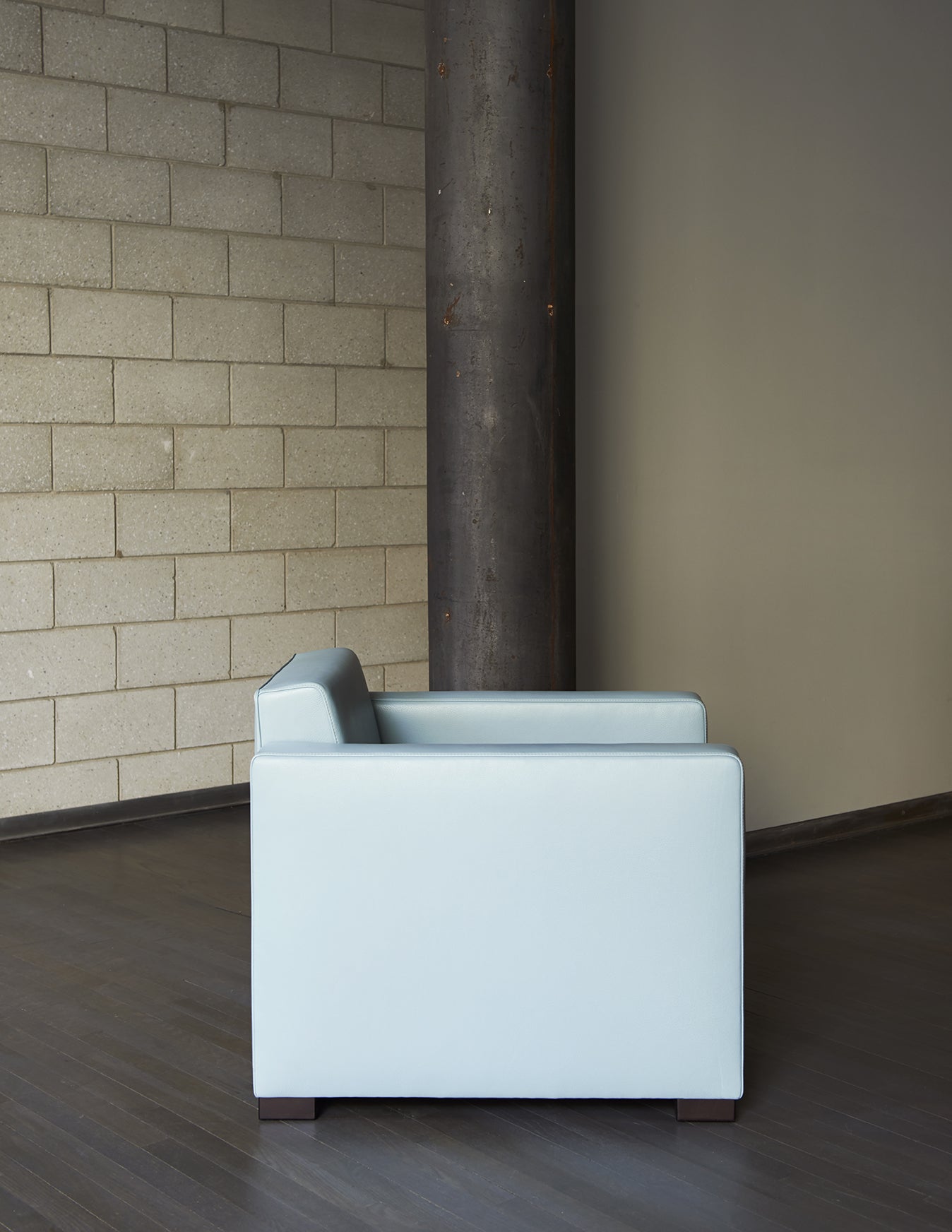 Linea A Armchair