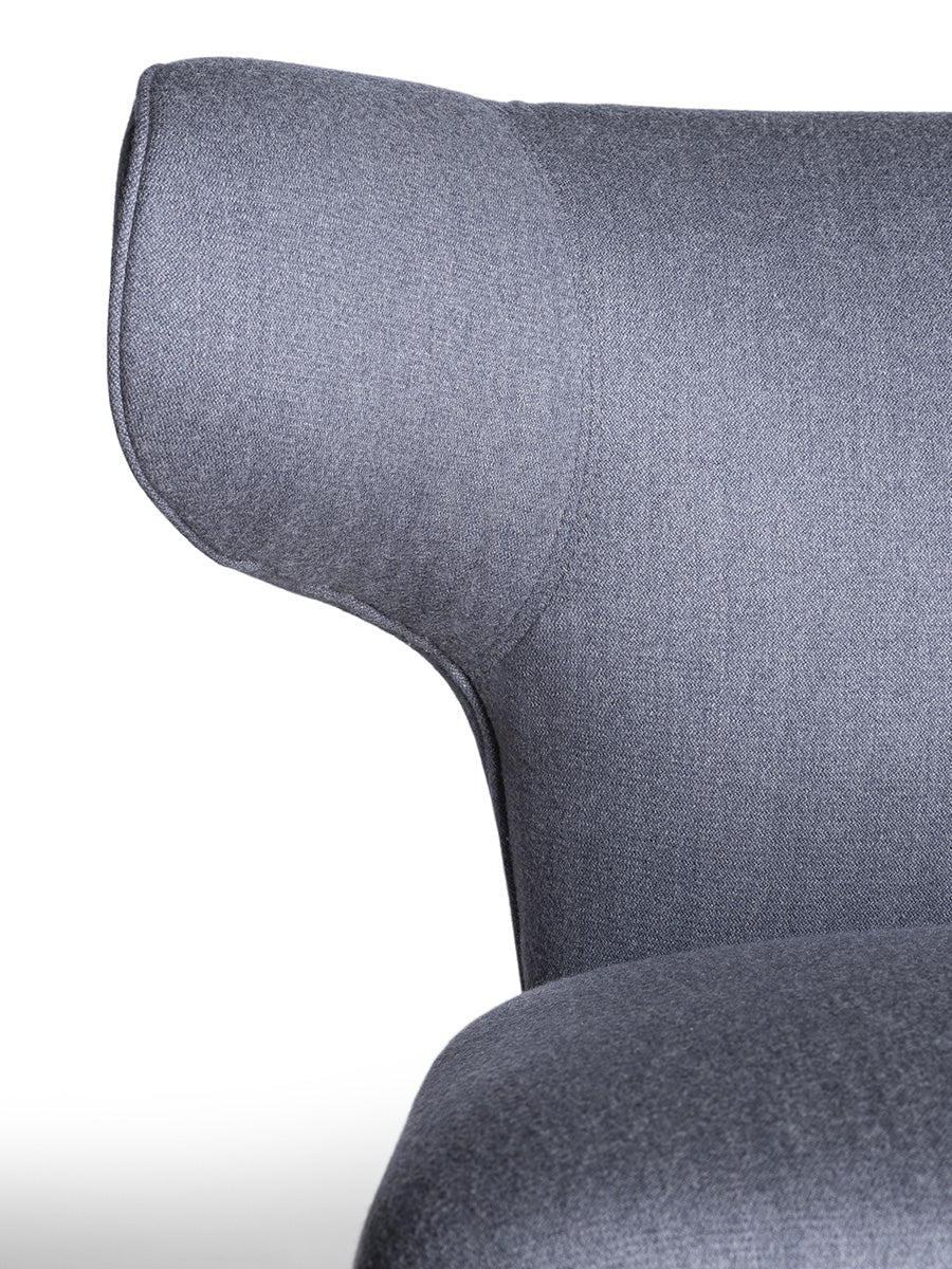 poltrona frau duo small armchair