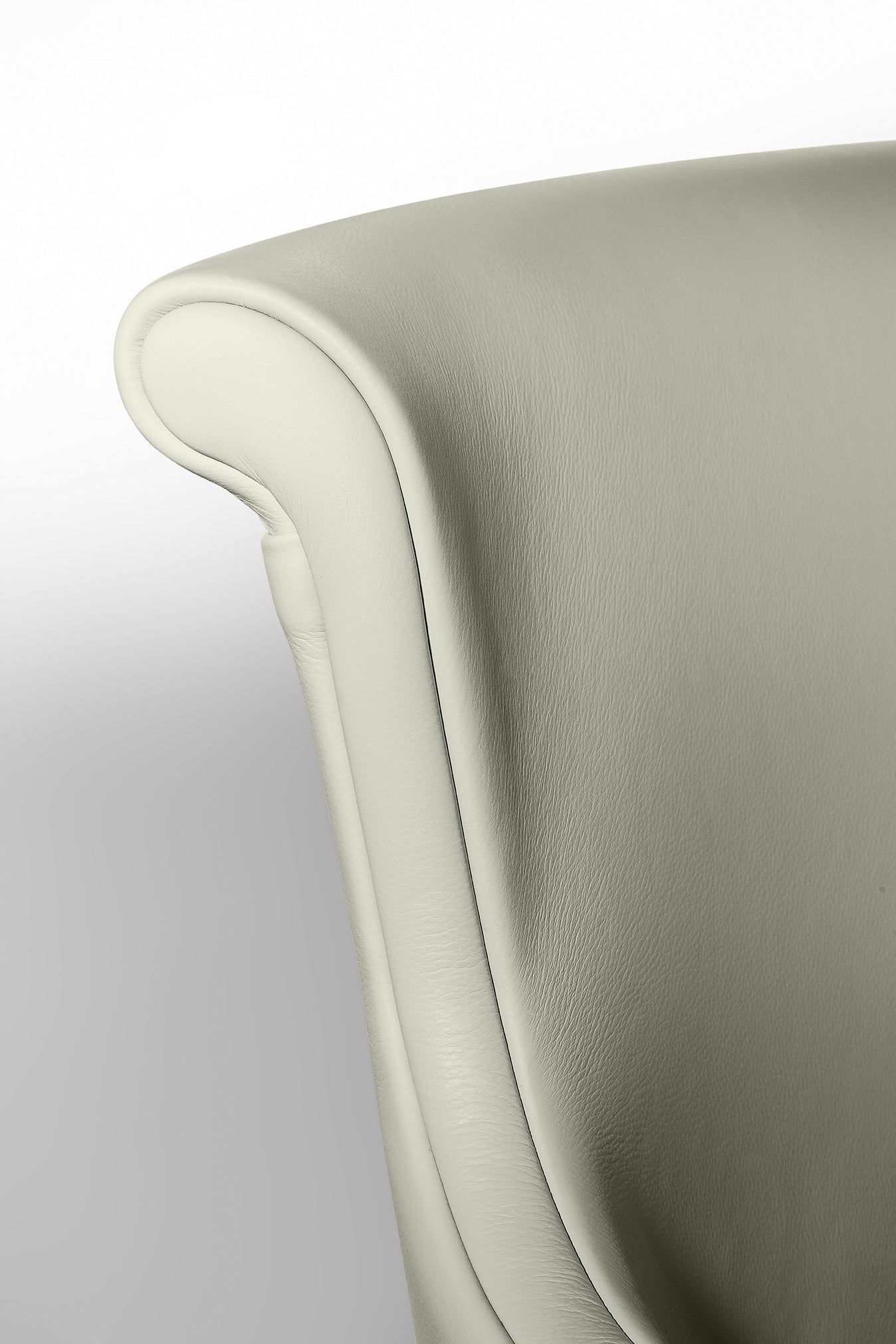 Diva Small Armchair