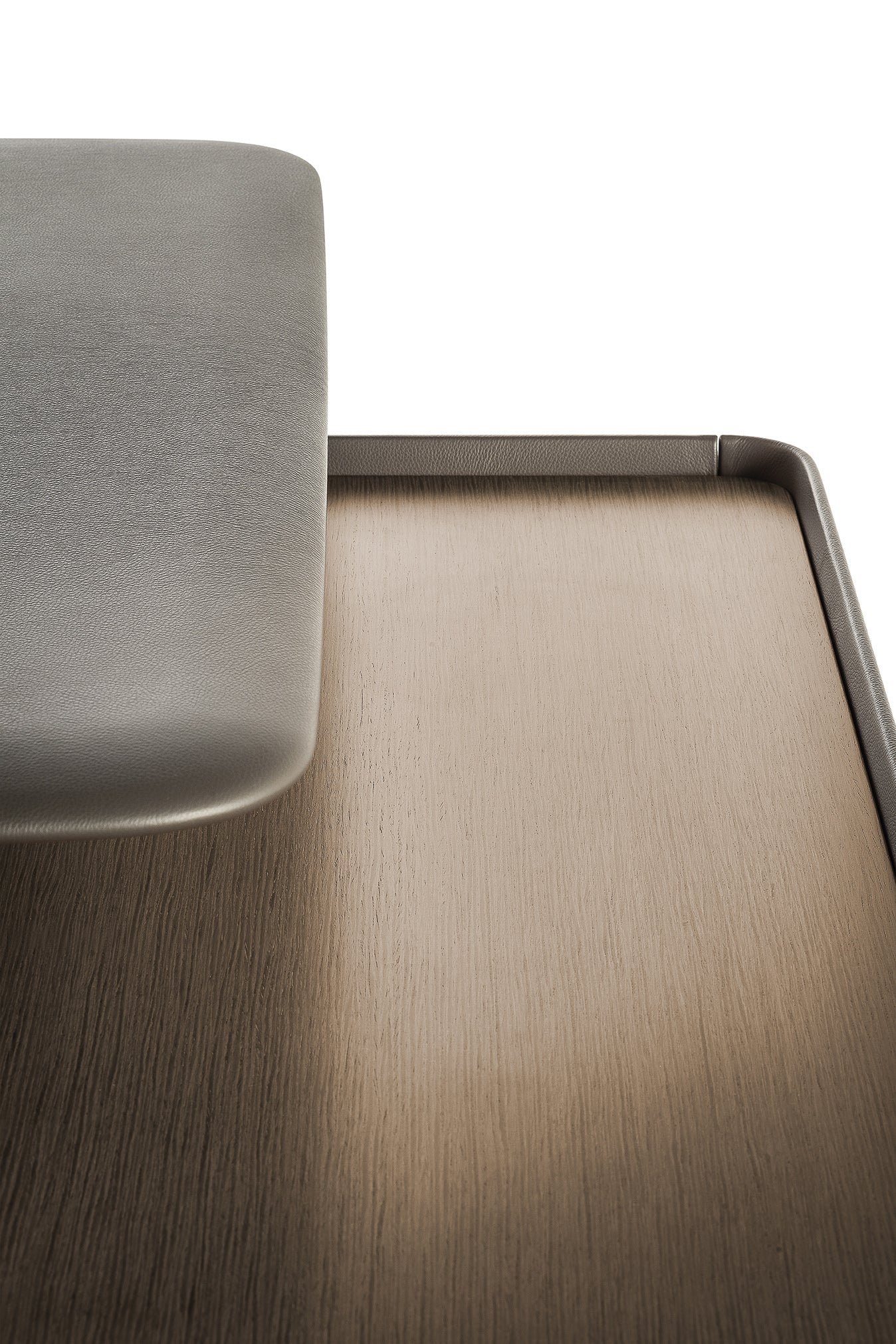 poltrona frau trust regular desk