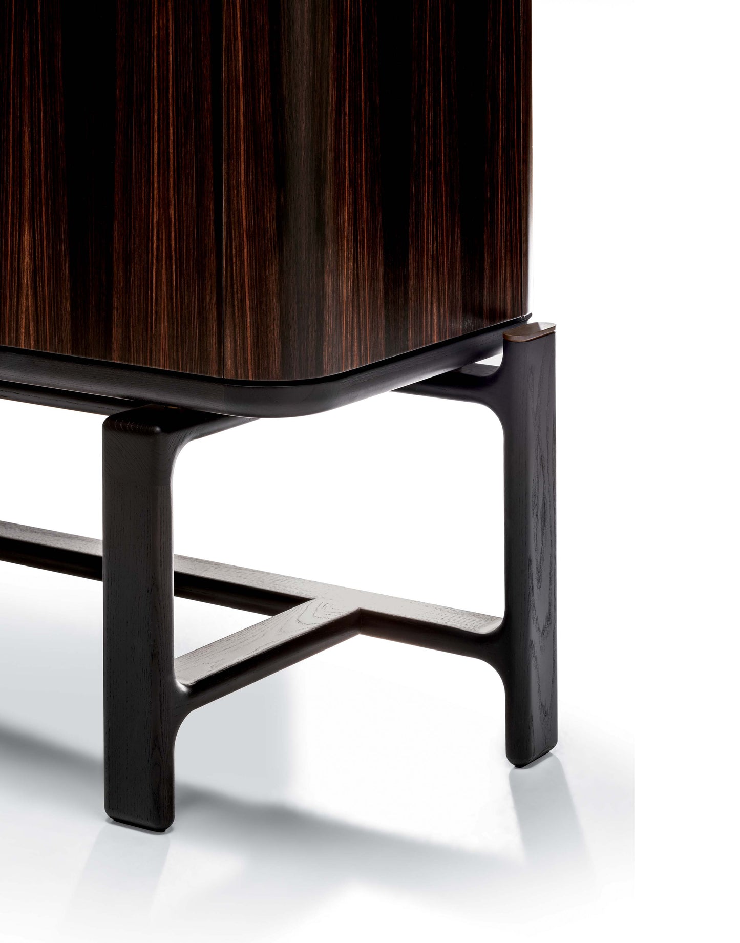 poltrona frau duo cabinet