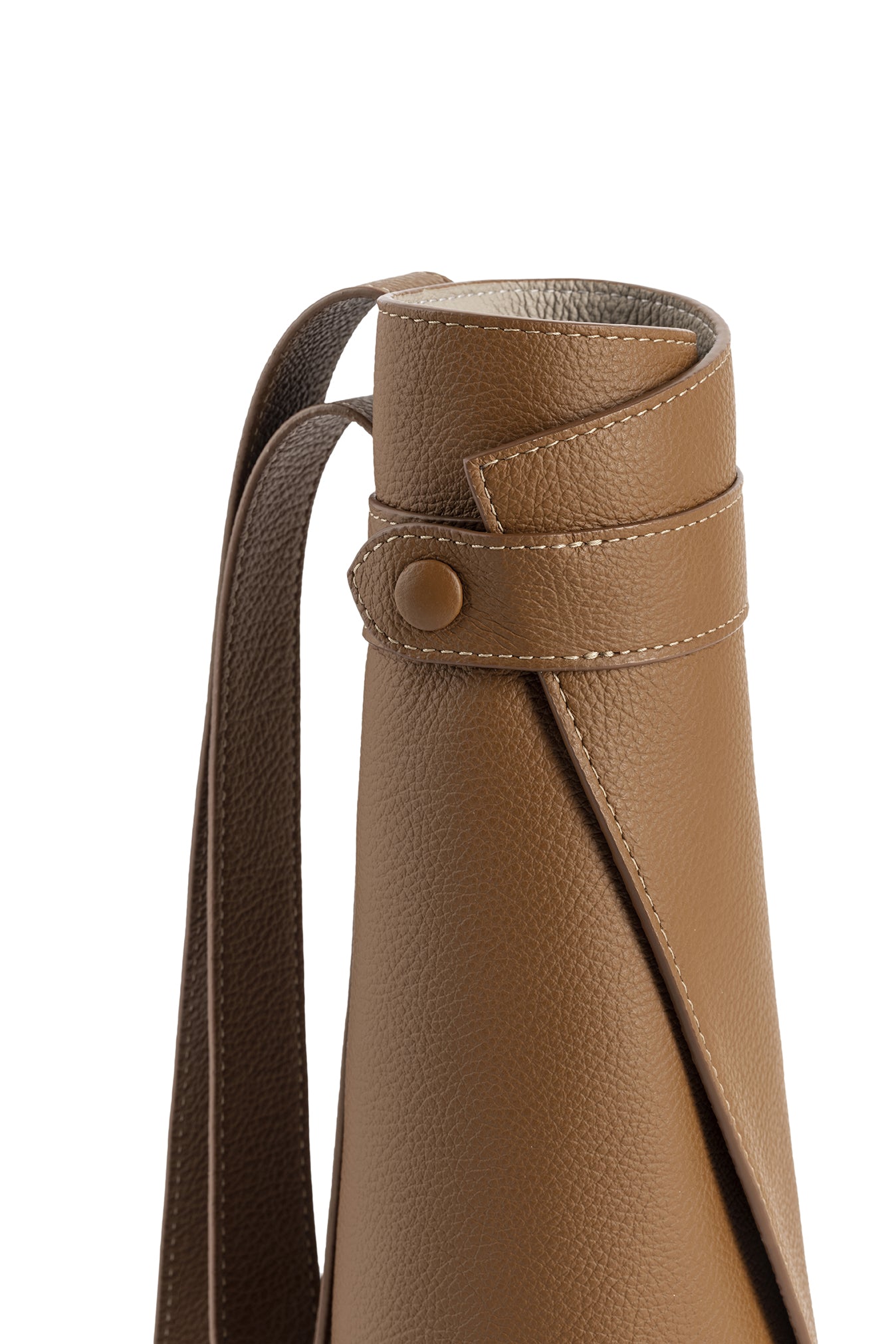 poltrona frau wine bag