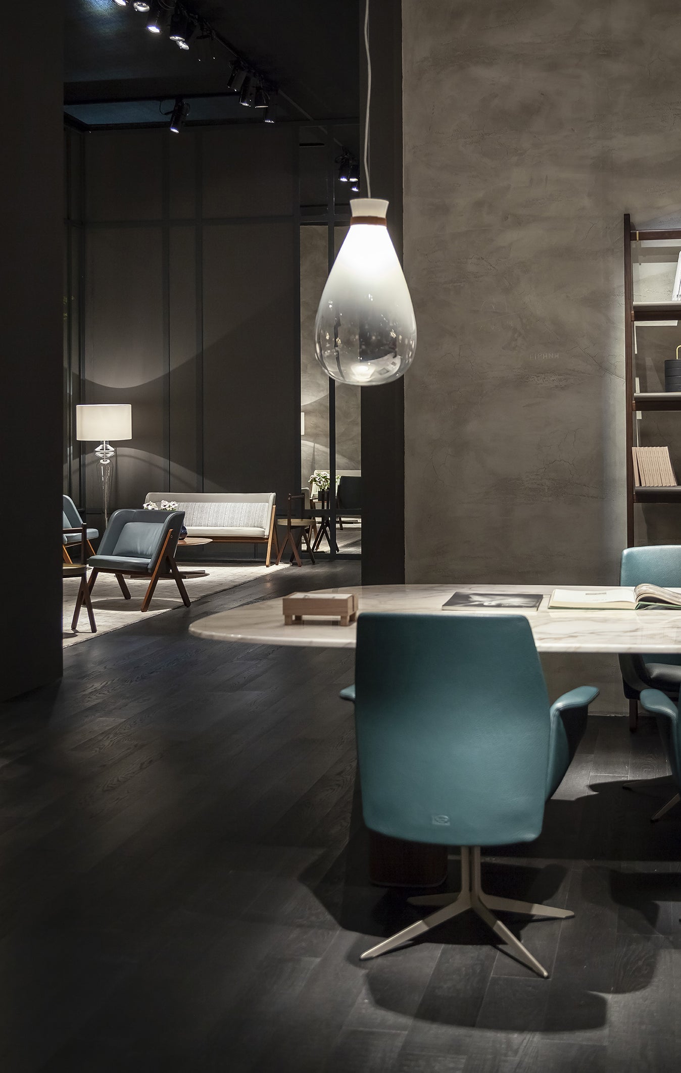 poltrona frau downtown conference 360 chair