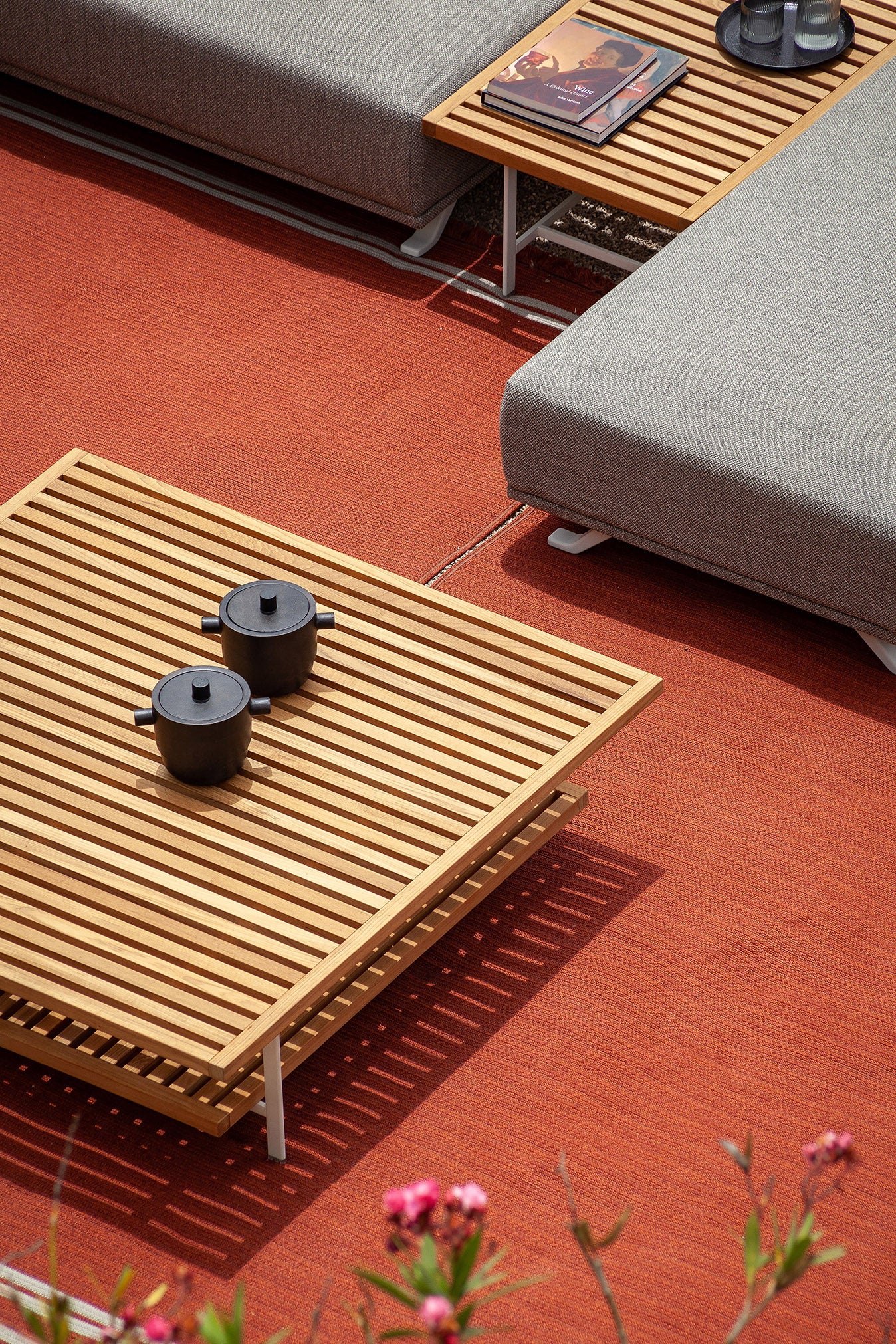 poltrona frau solaria small table