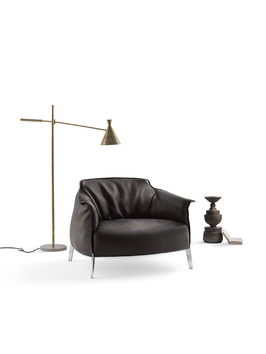 Archibald Gran Comfort Armchair