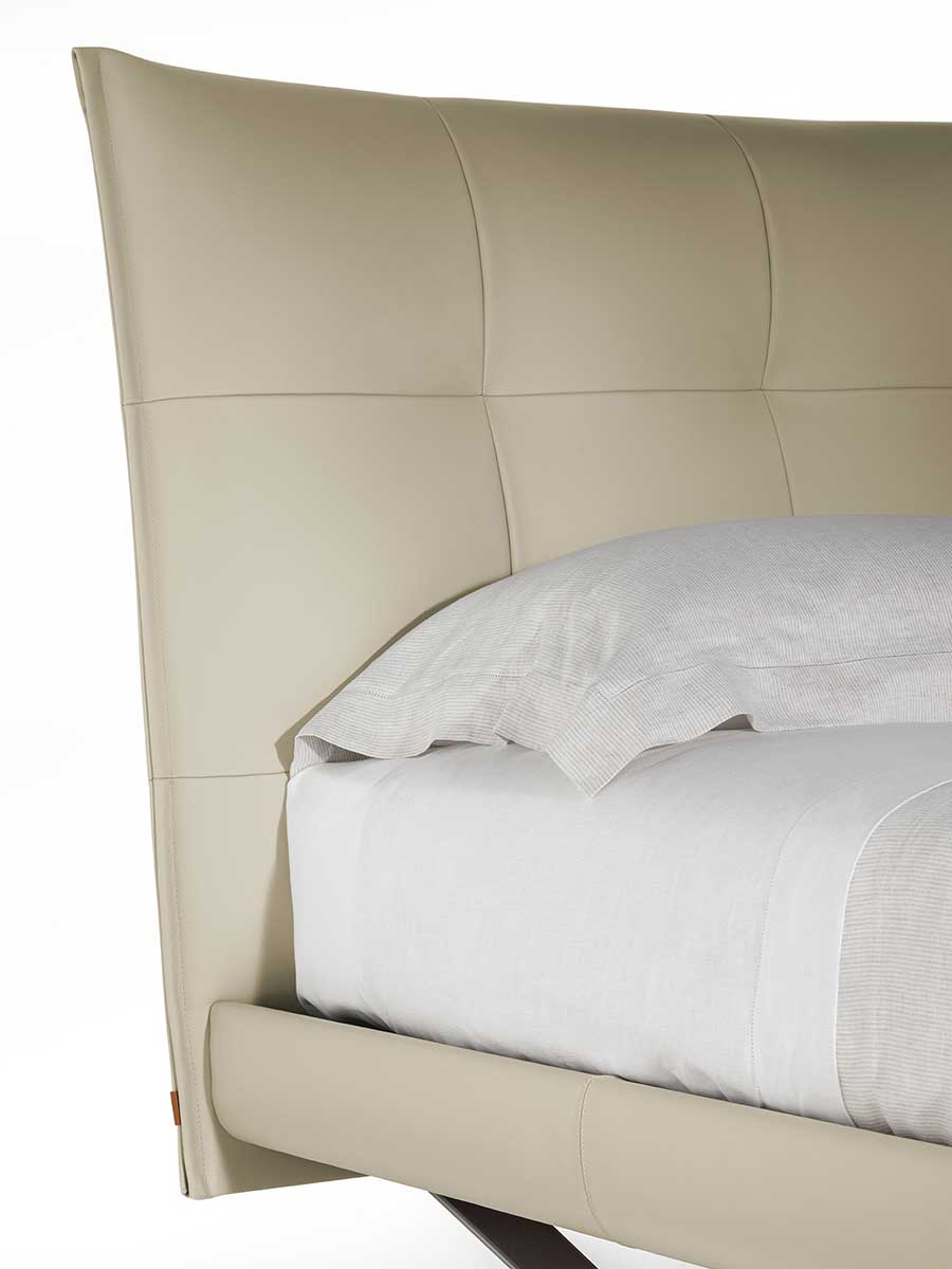 Aurora Tre Bed