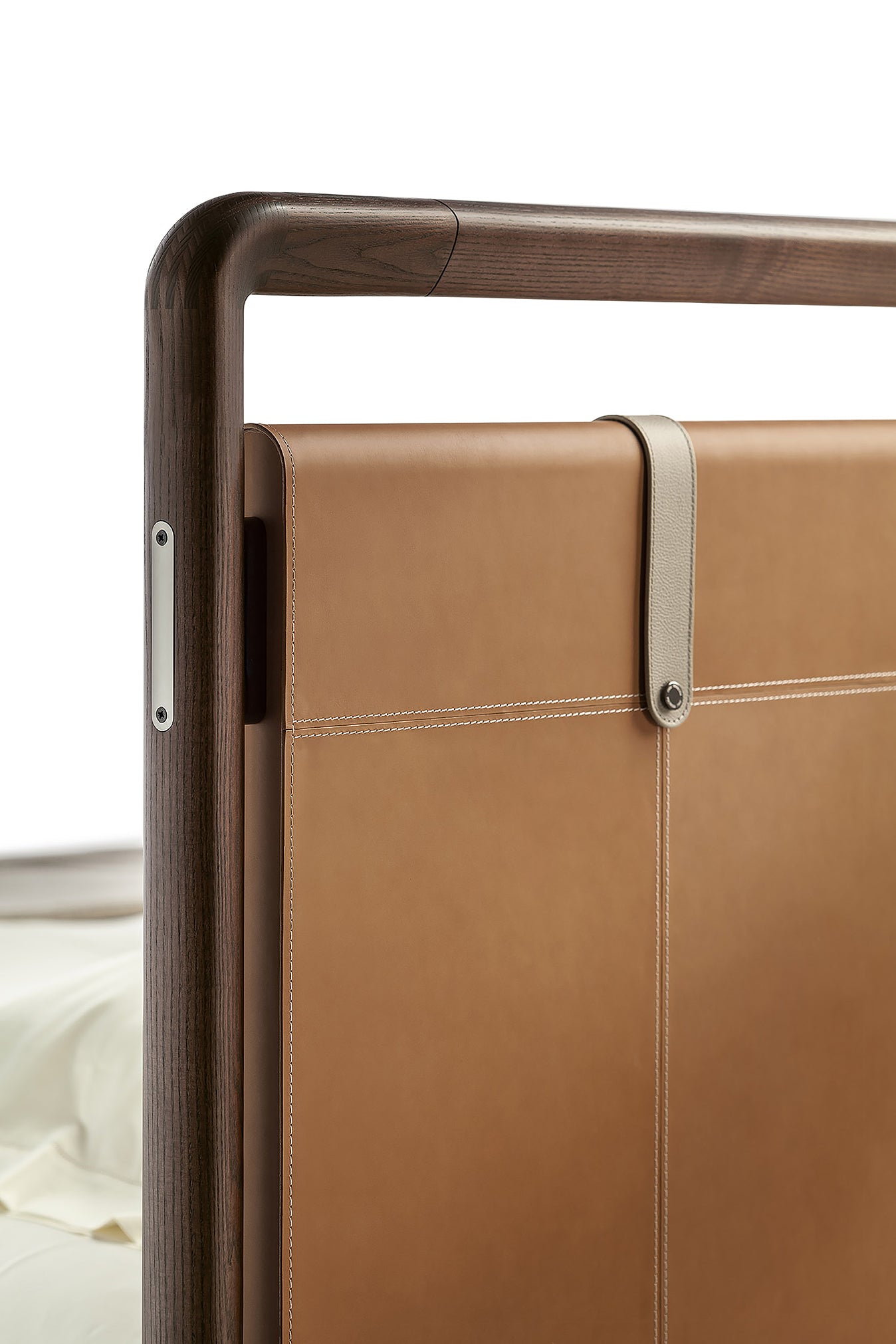 poltrona frau volare due bed