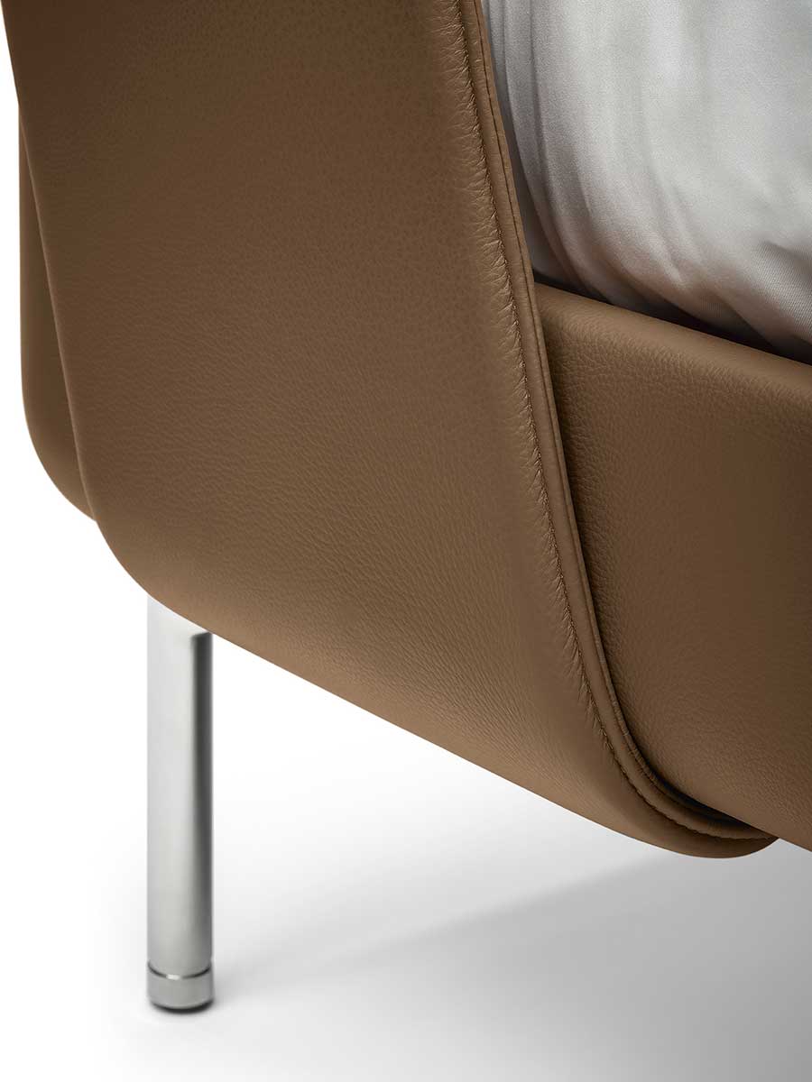 poltrona frau coupe bed