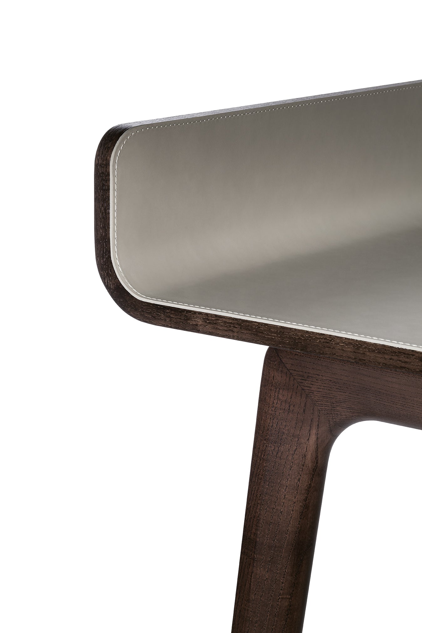 poltrona frau iren freestanding desk
