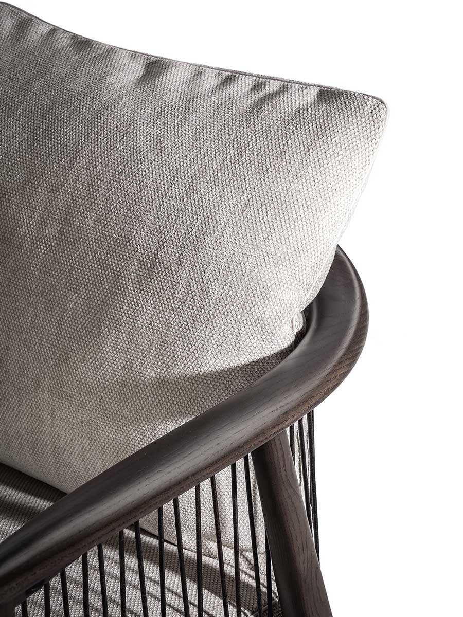 poltrona frau viola small armchair