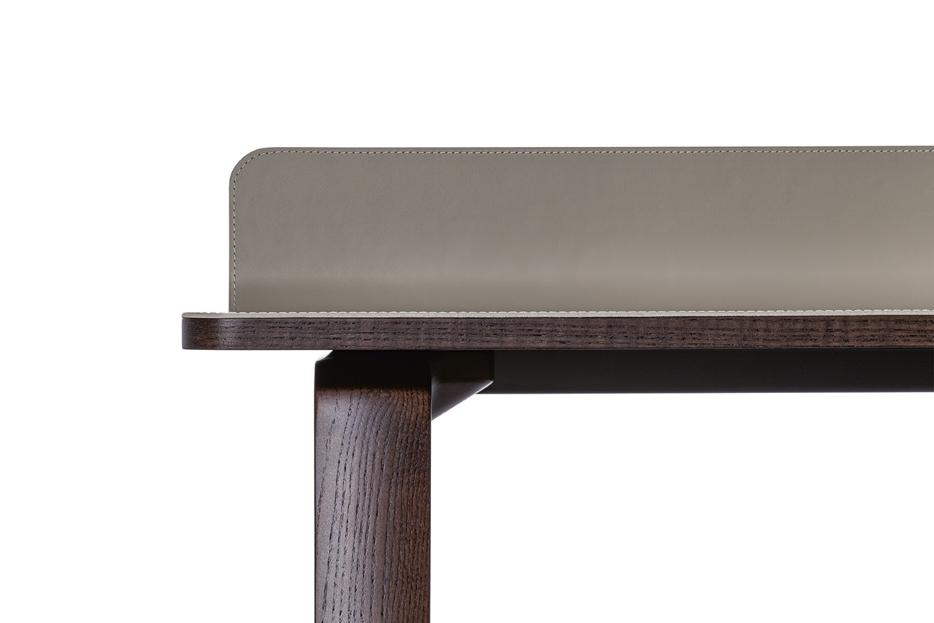 poltrona frau iren freestanding desk