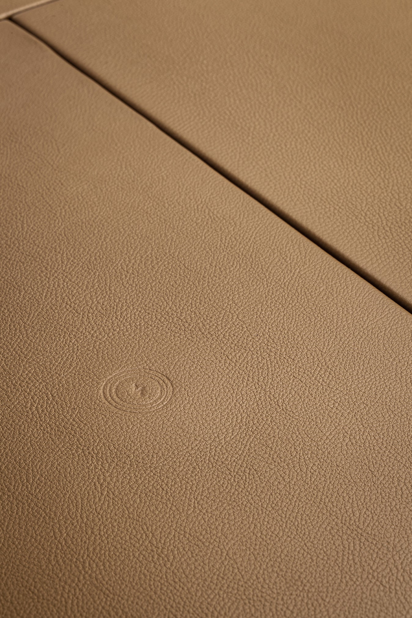 poltrona frau peek a book desk