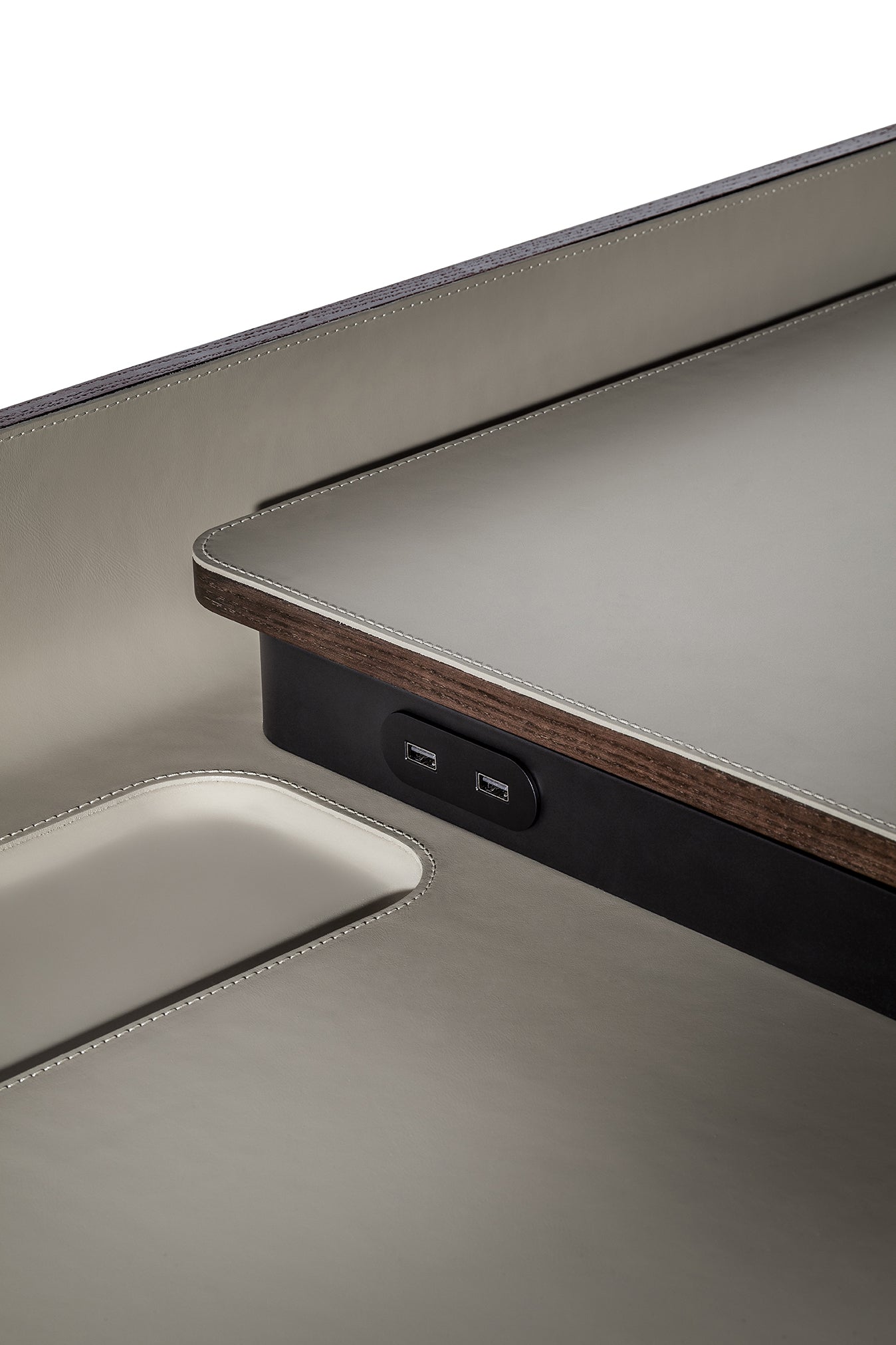 poltrona frau iren freestanding desk