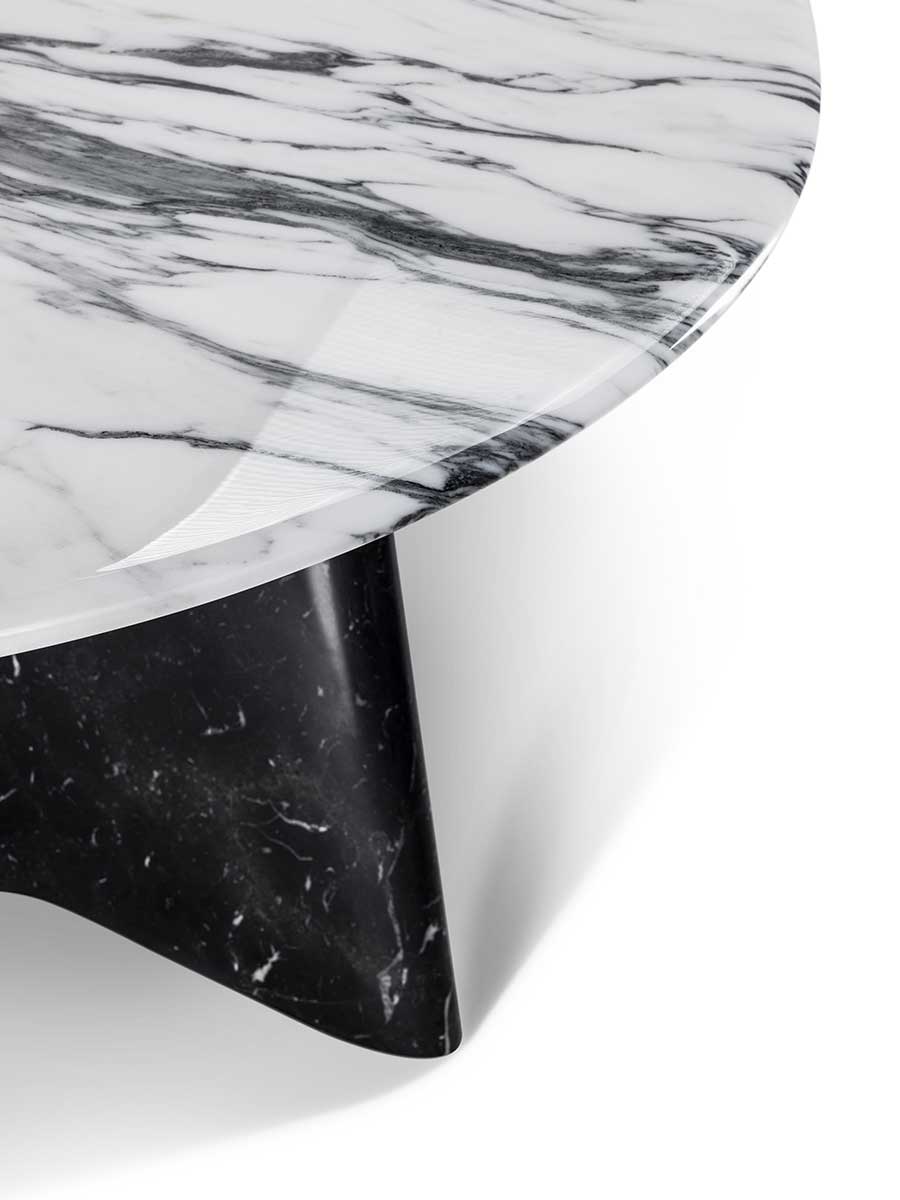 Infinitamente Table