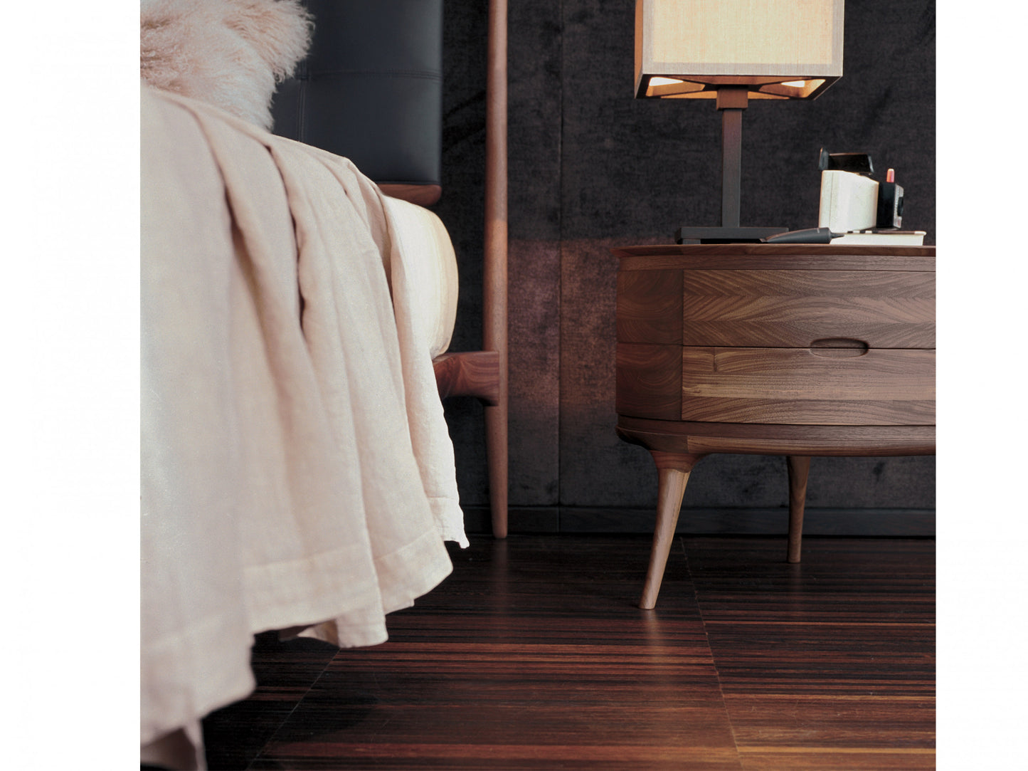 Ainda Bedside Table