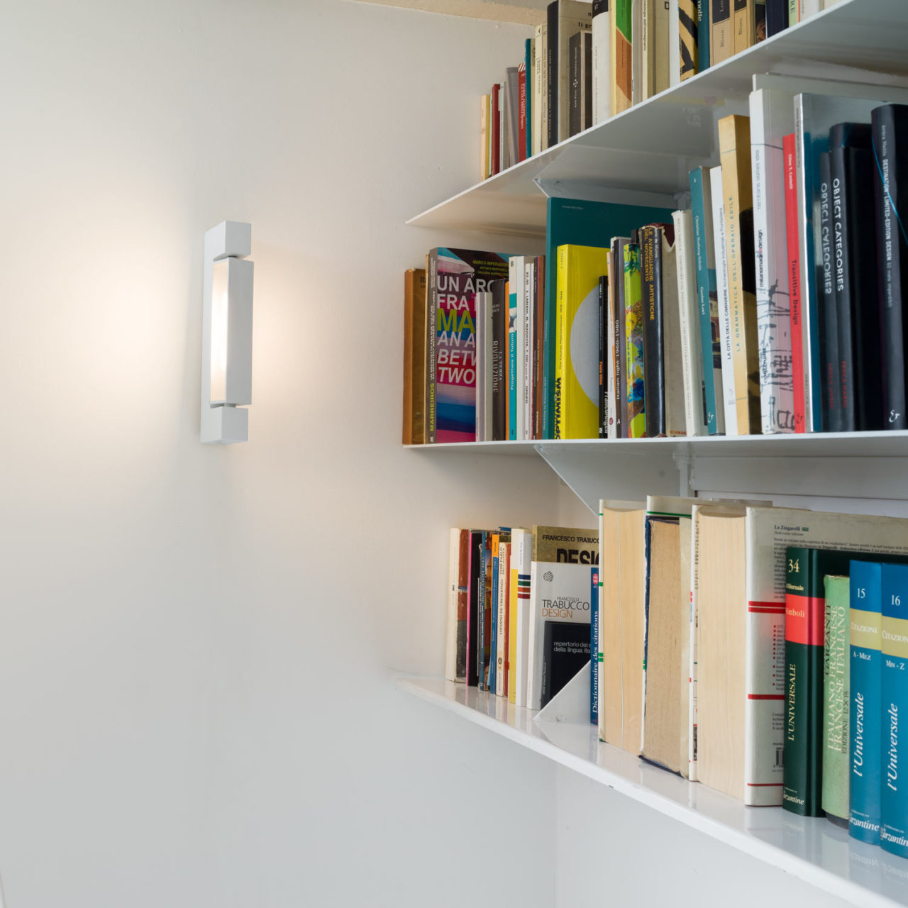 Ara Wall Light