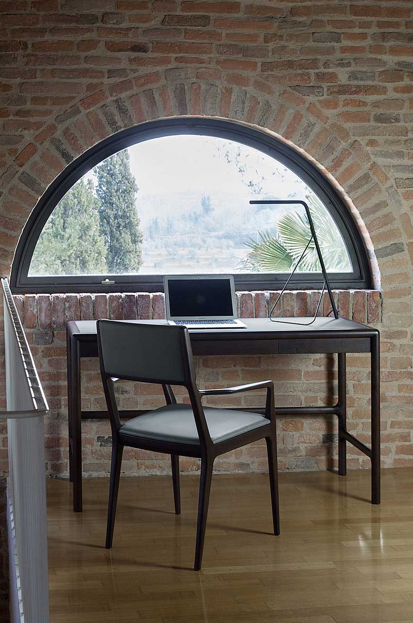 Arturo Small Desk