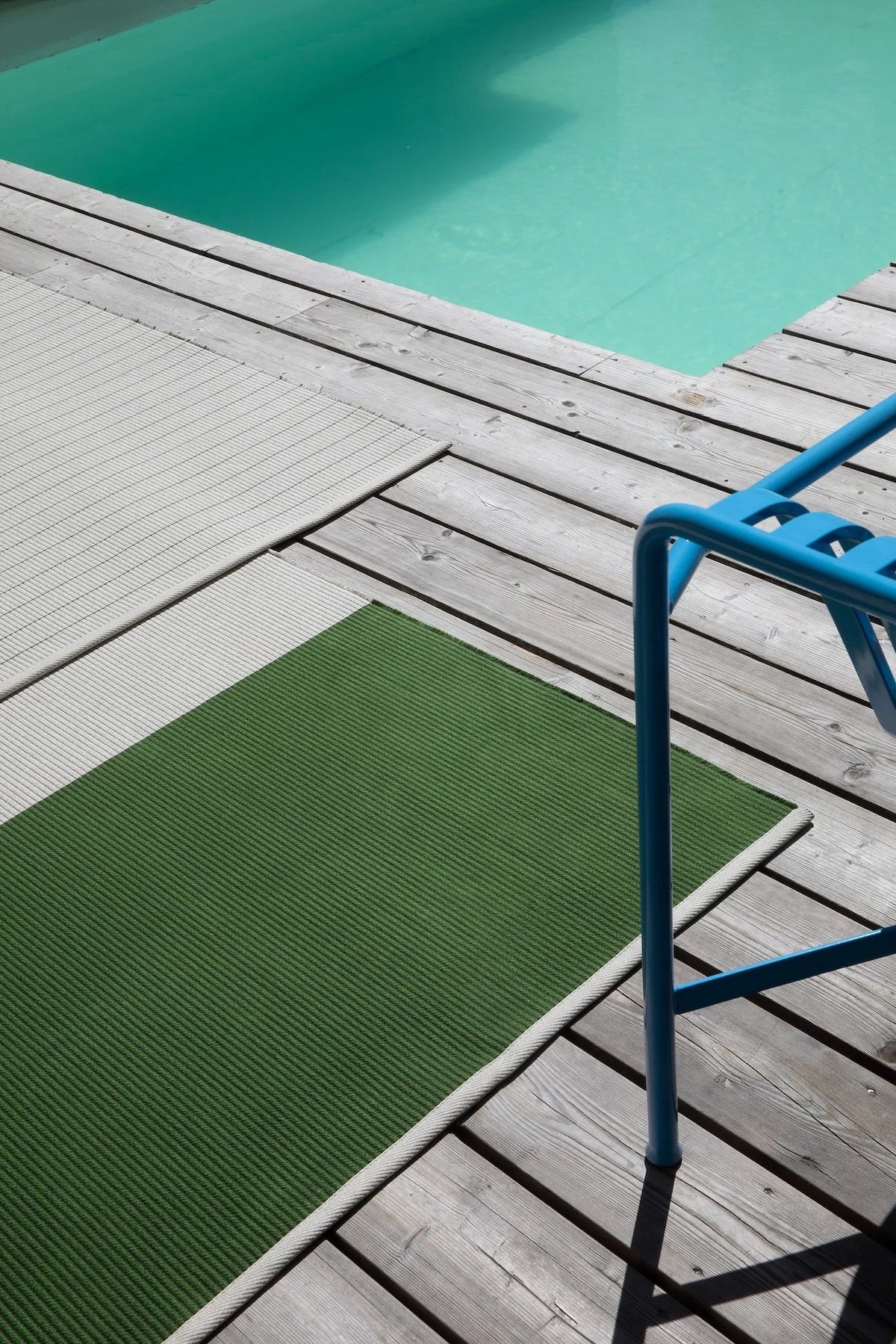 Beach IN/OUT