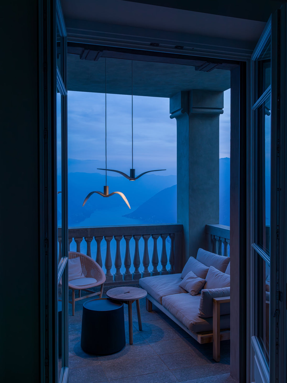 NIGHT BIRDS EXTERIOR