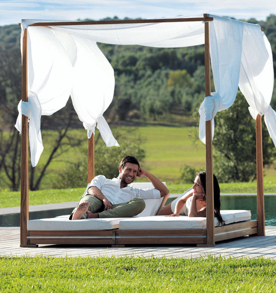 Essenza Lounge Bed
