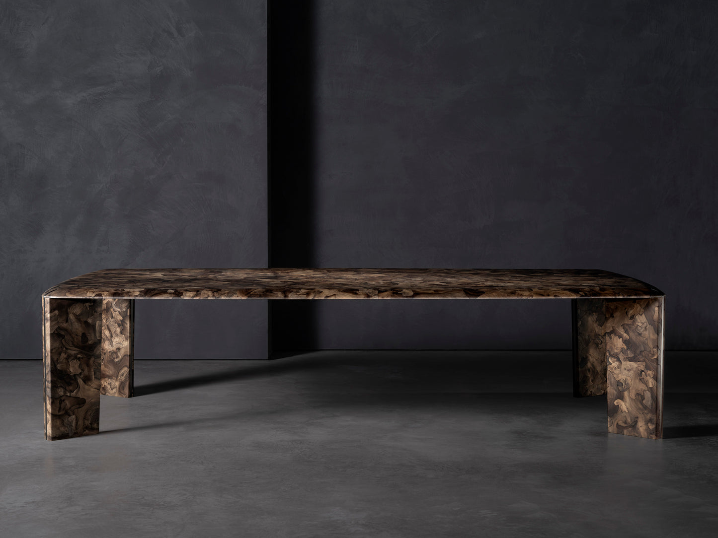 Grand Stand Dining Table