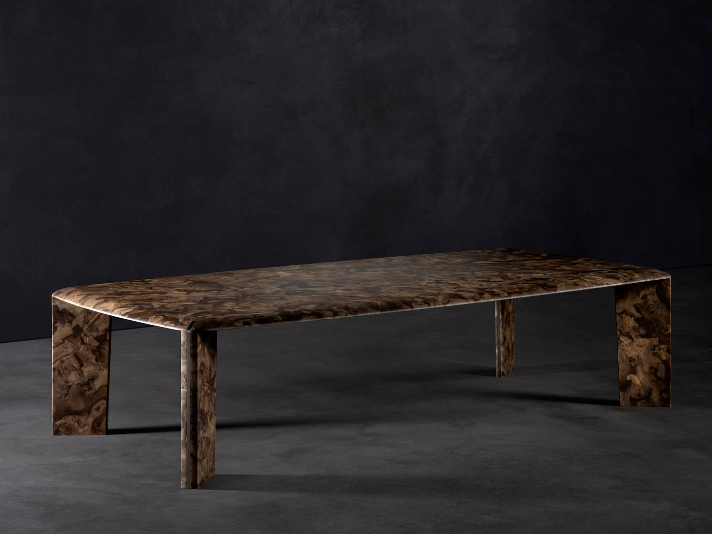 Grand Stand Dining Table