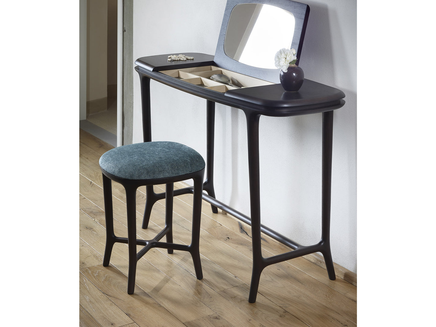 Jun Stool