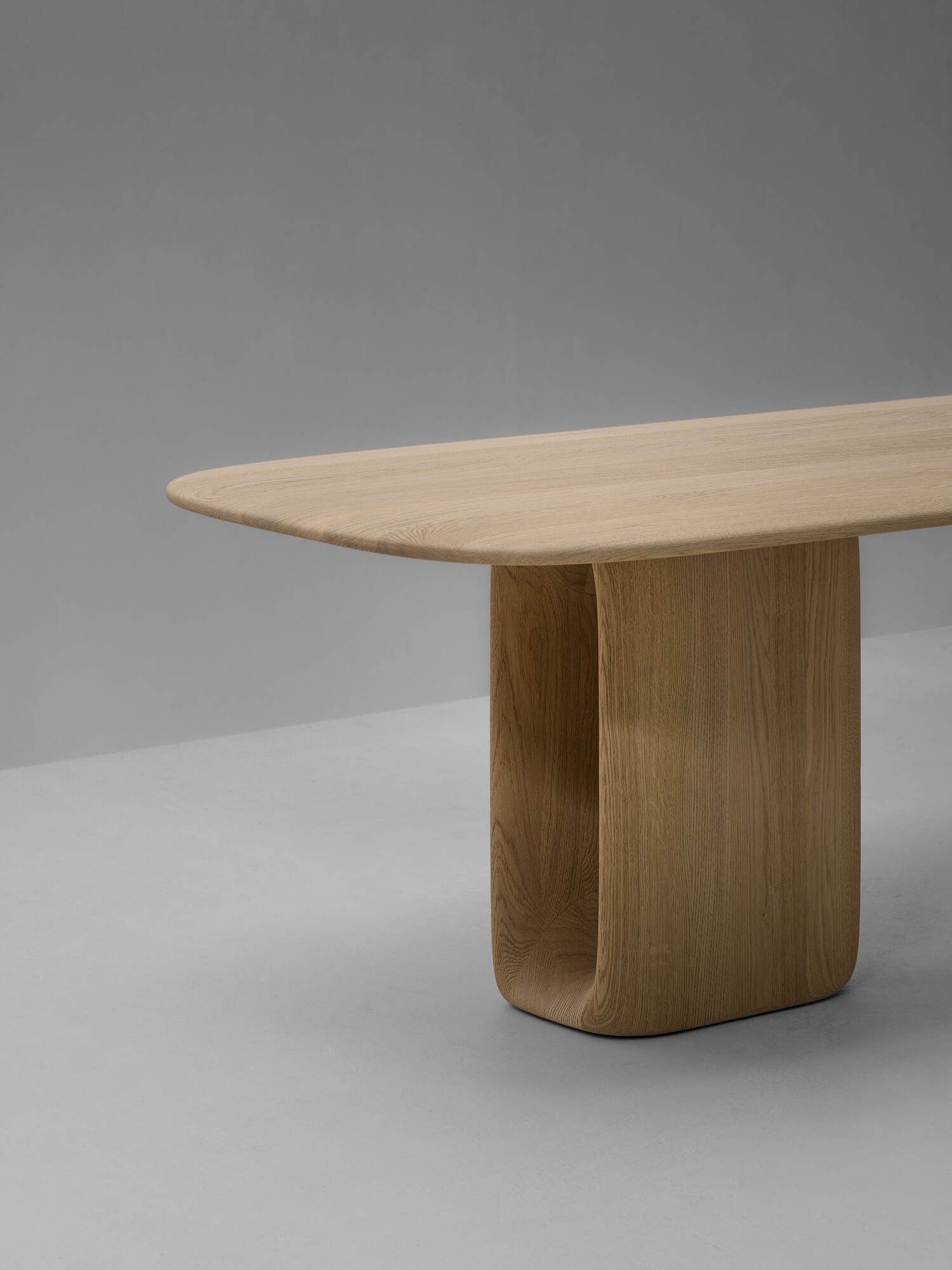 PATINE ∙ DINING TABLE RECTANGULAR
