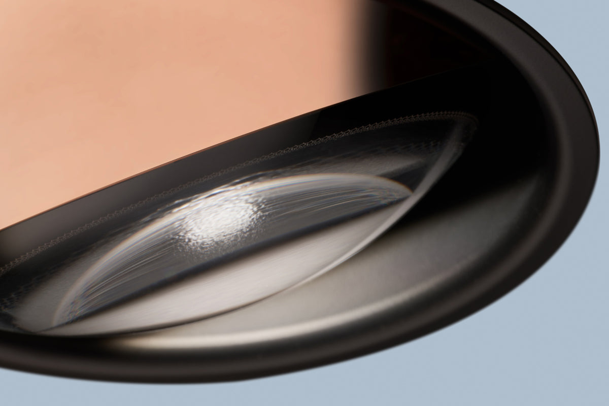 Più Piano Edge Spotlight