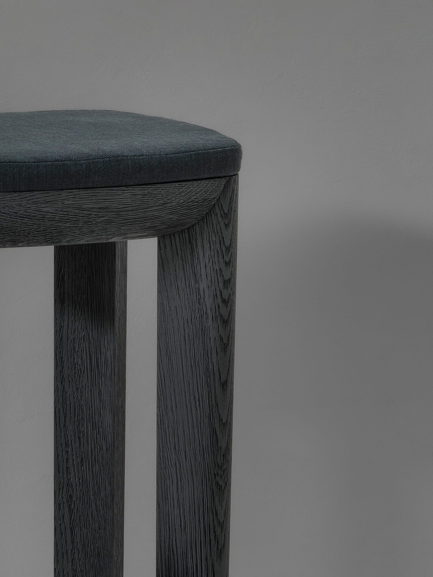 SYMBIOSIS ∙ COUNTER STOOL