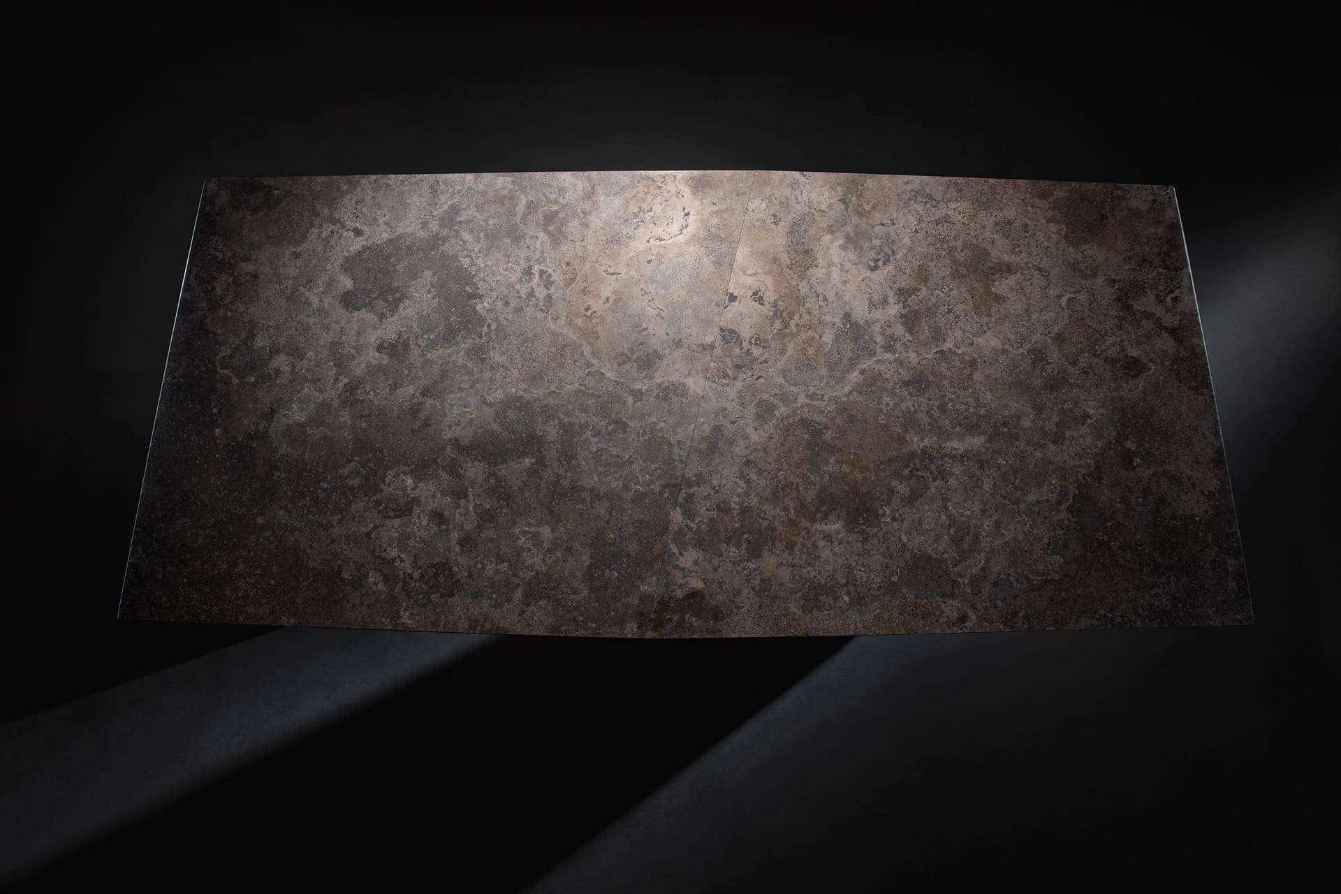 Sisma Dining Table