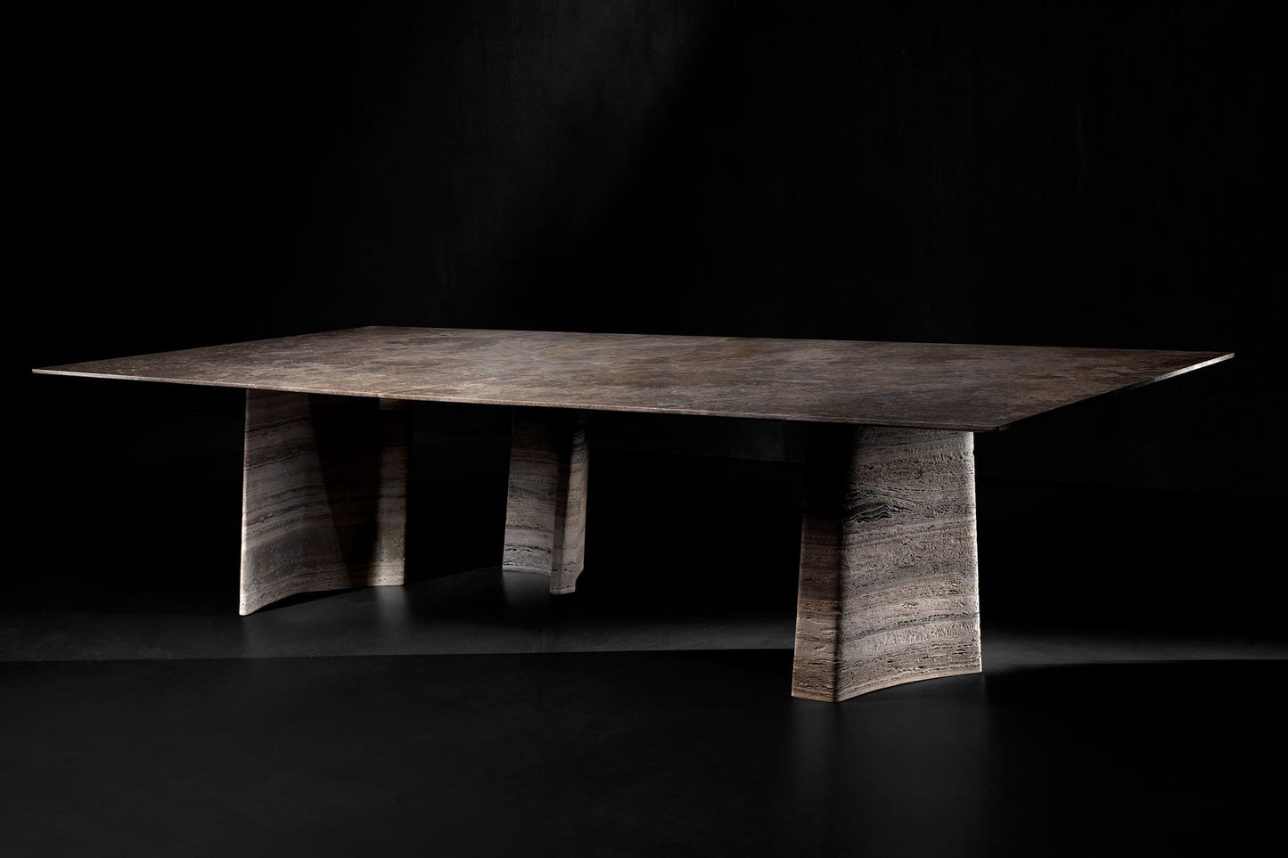 Sisma Dining Table