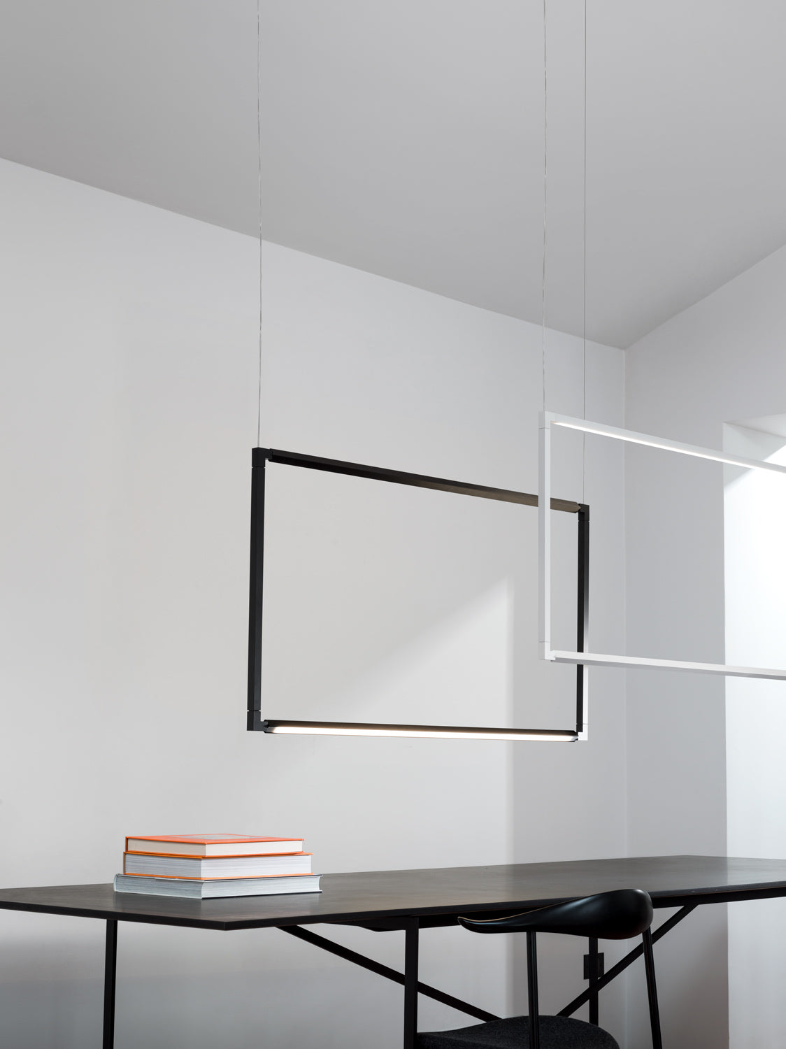 Spigolo Pendant Vertical Ceiling Light